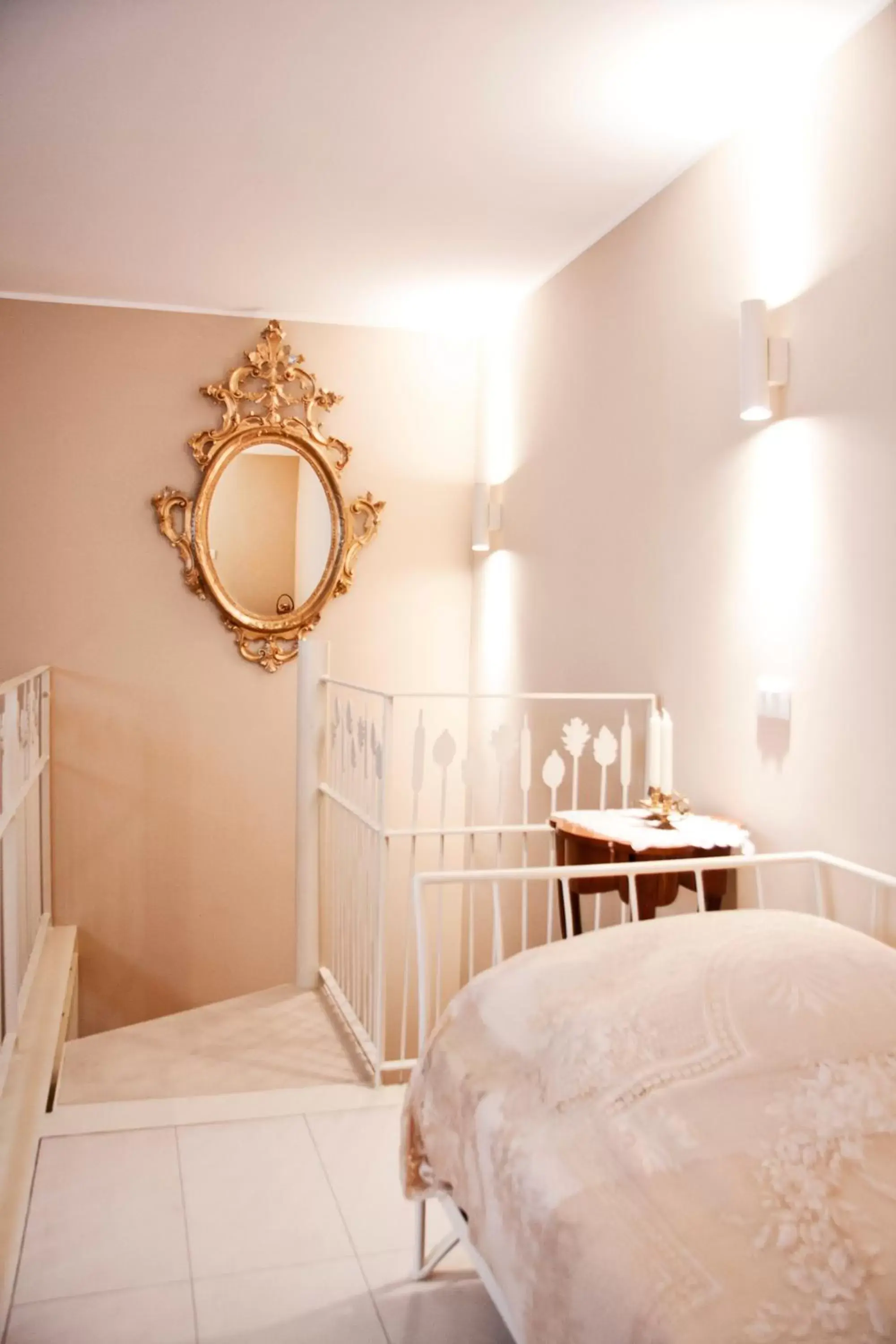 Decorative detail, Bed in La Castellana Loft Hotel