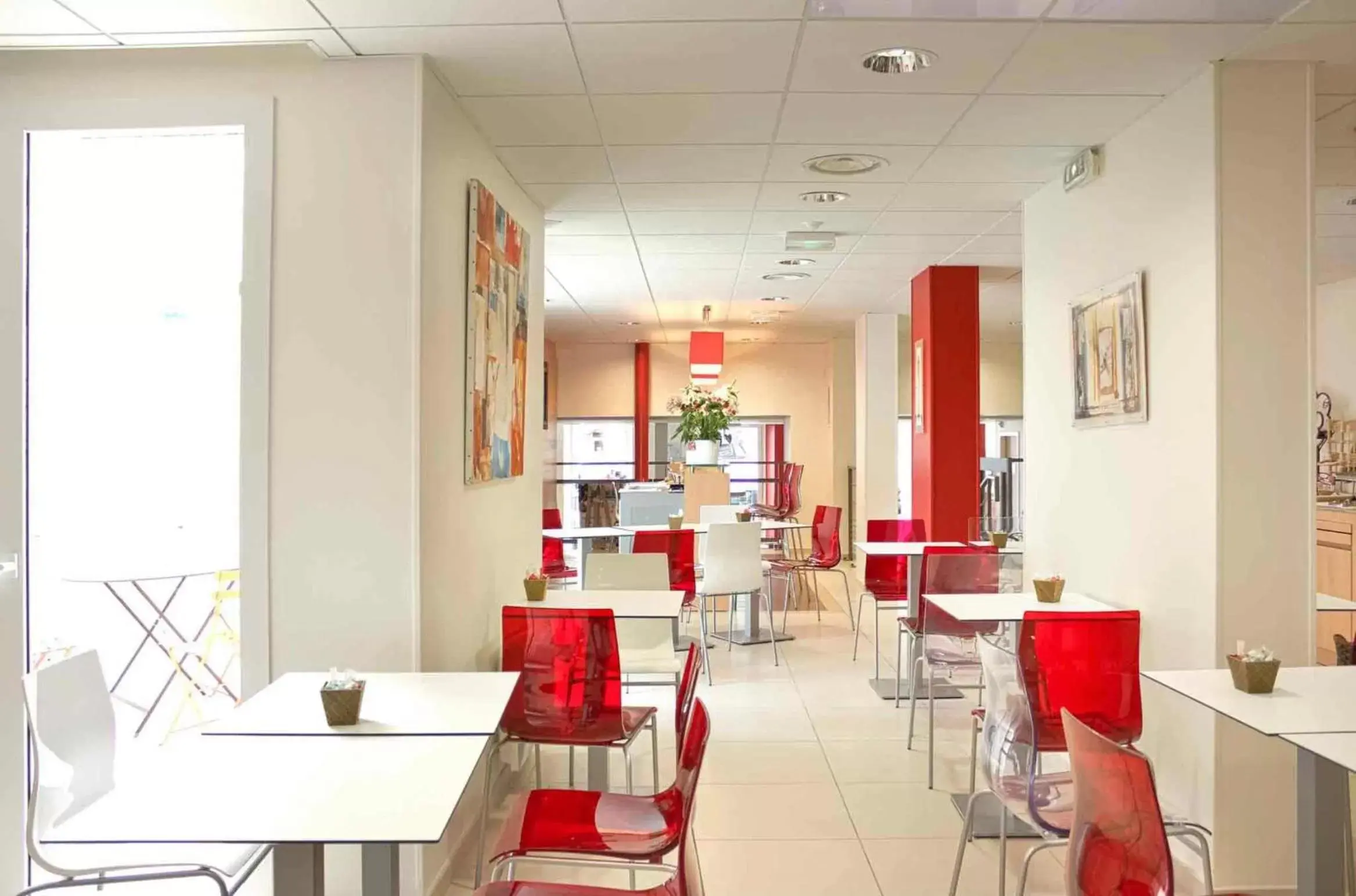 Restaurant/Places to Eat in ibis Roscoff