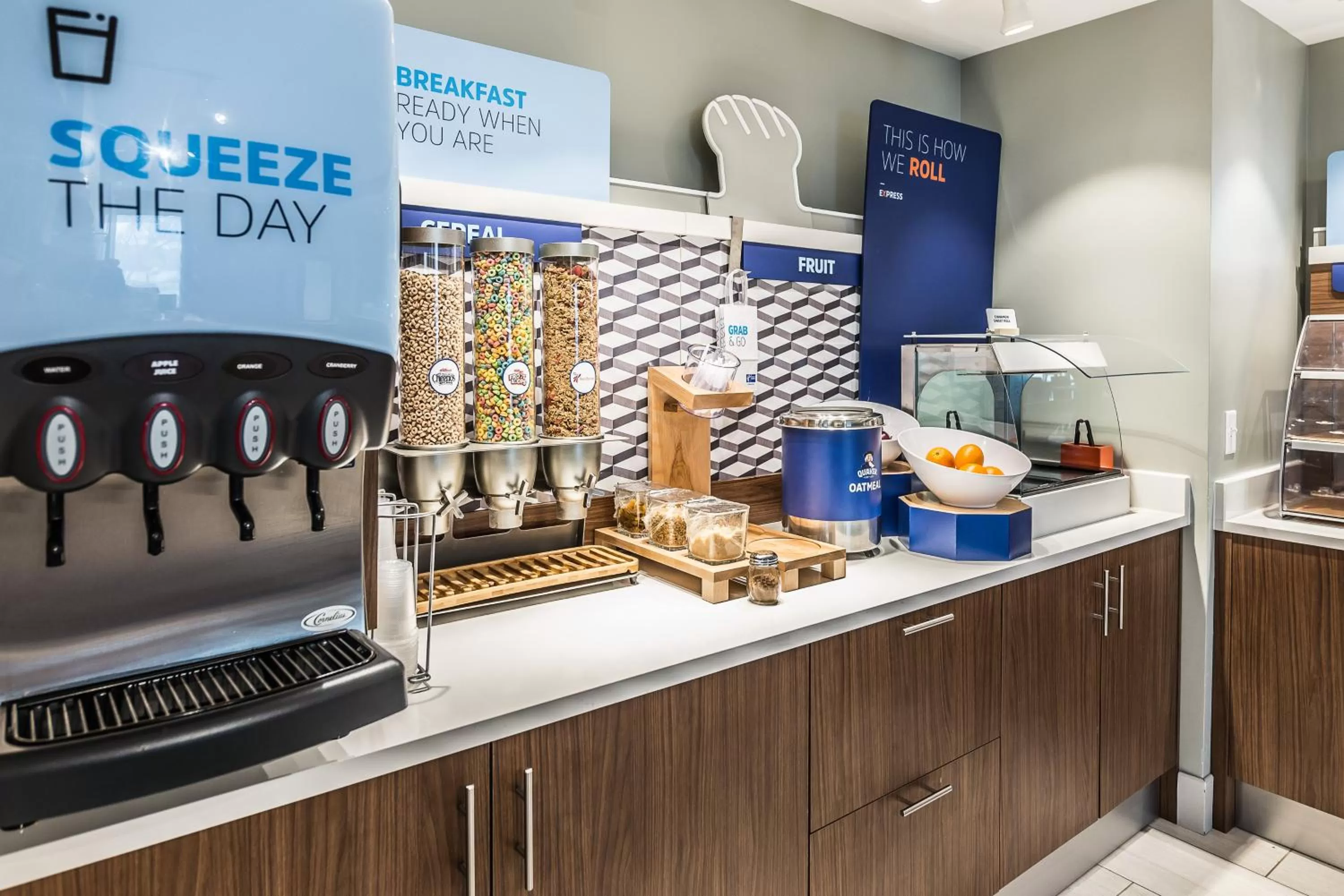 Breakfast in Holiday Inn Express Flint-Campus Area by IHG