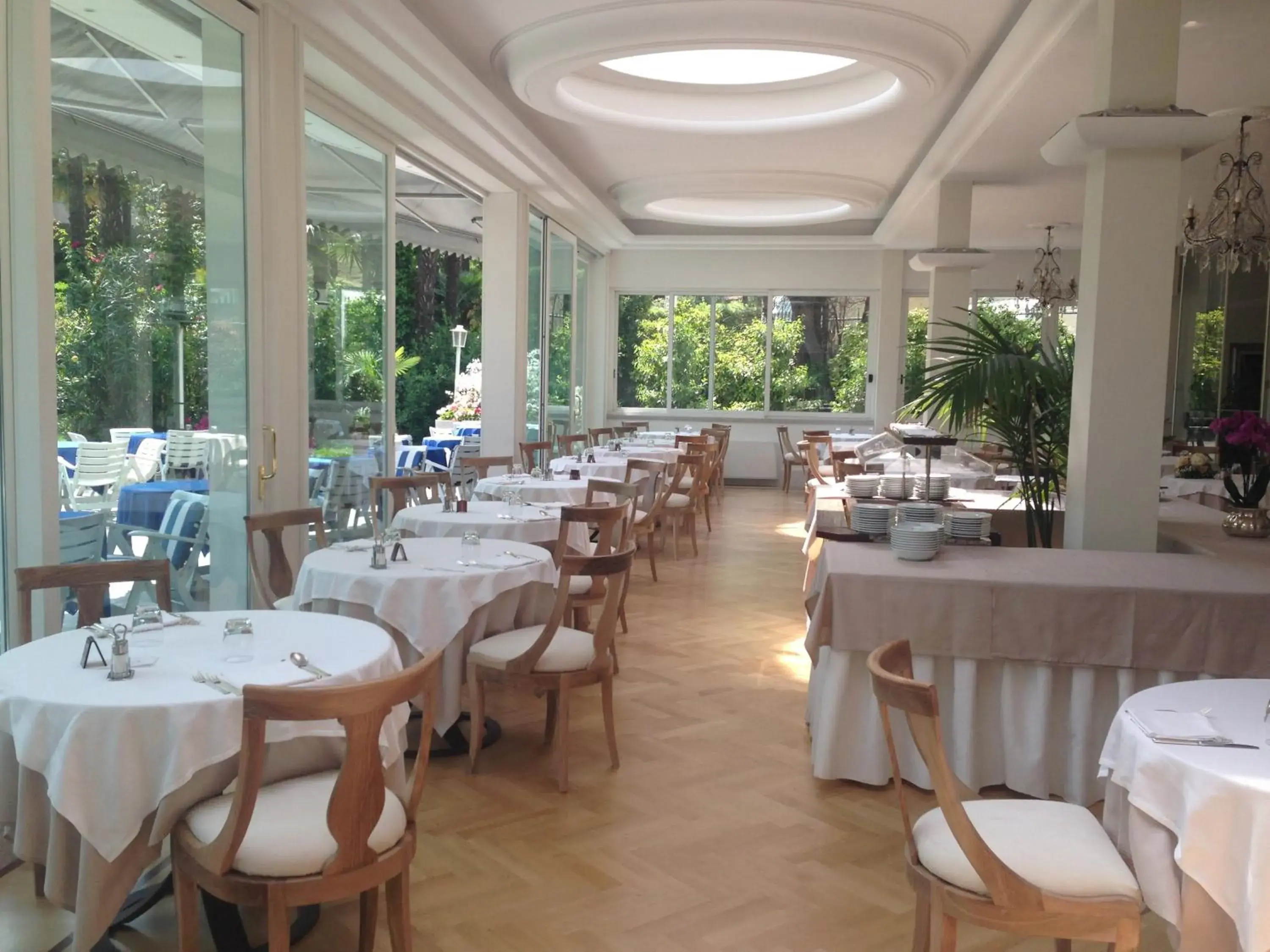 Restaurant/places to eat in Hotel Royal Restaurant/places to eat in Hotel Royal