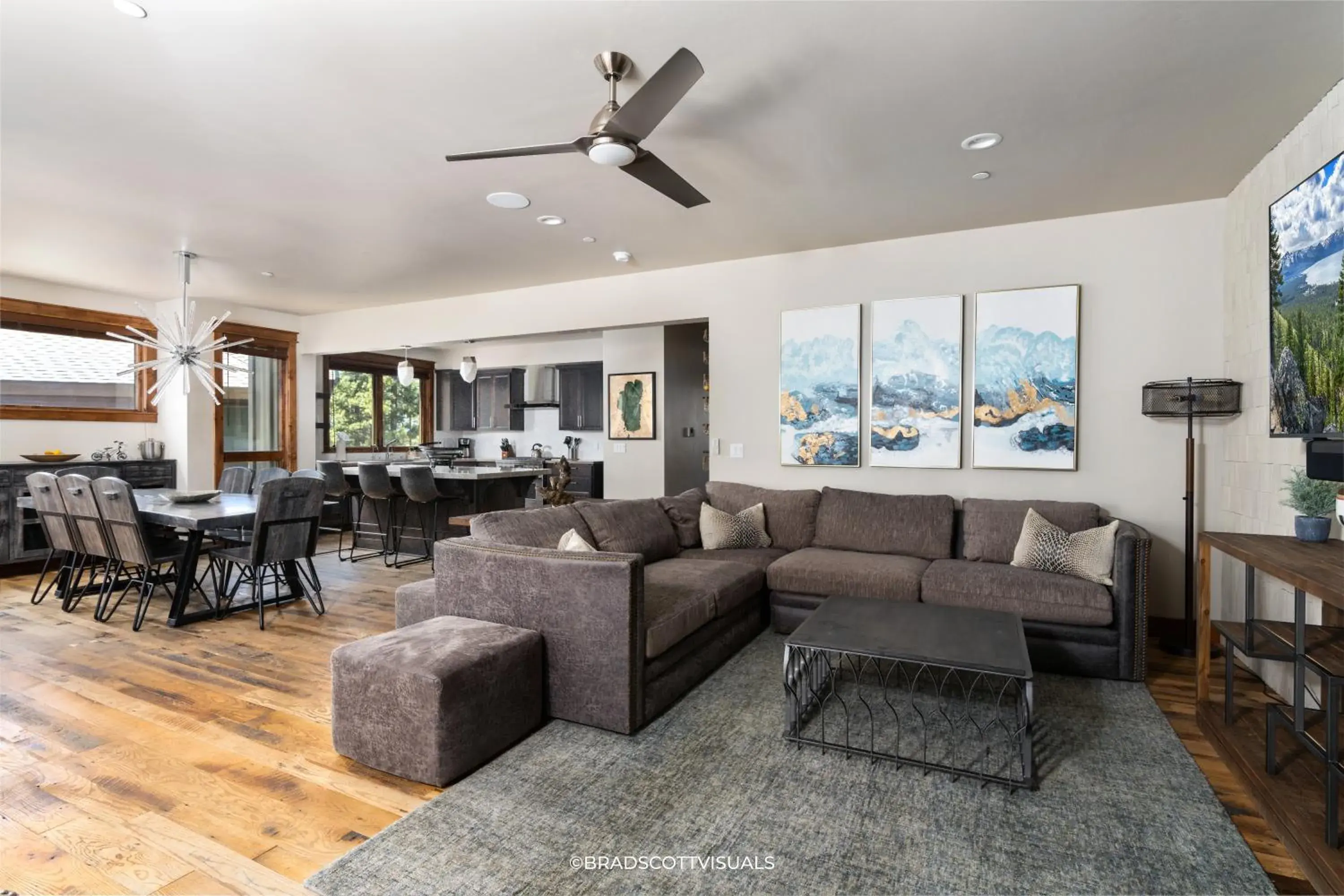 Living room, Seating Area in Gondola Vista Luxury Villas by Ski Heavenly & Beaches