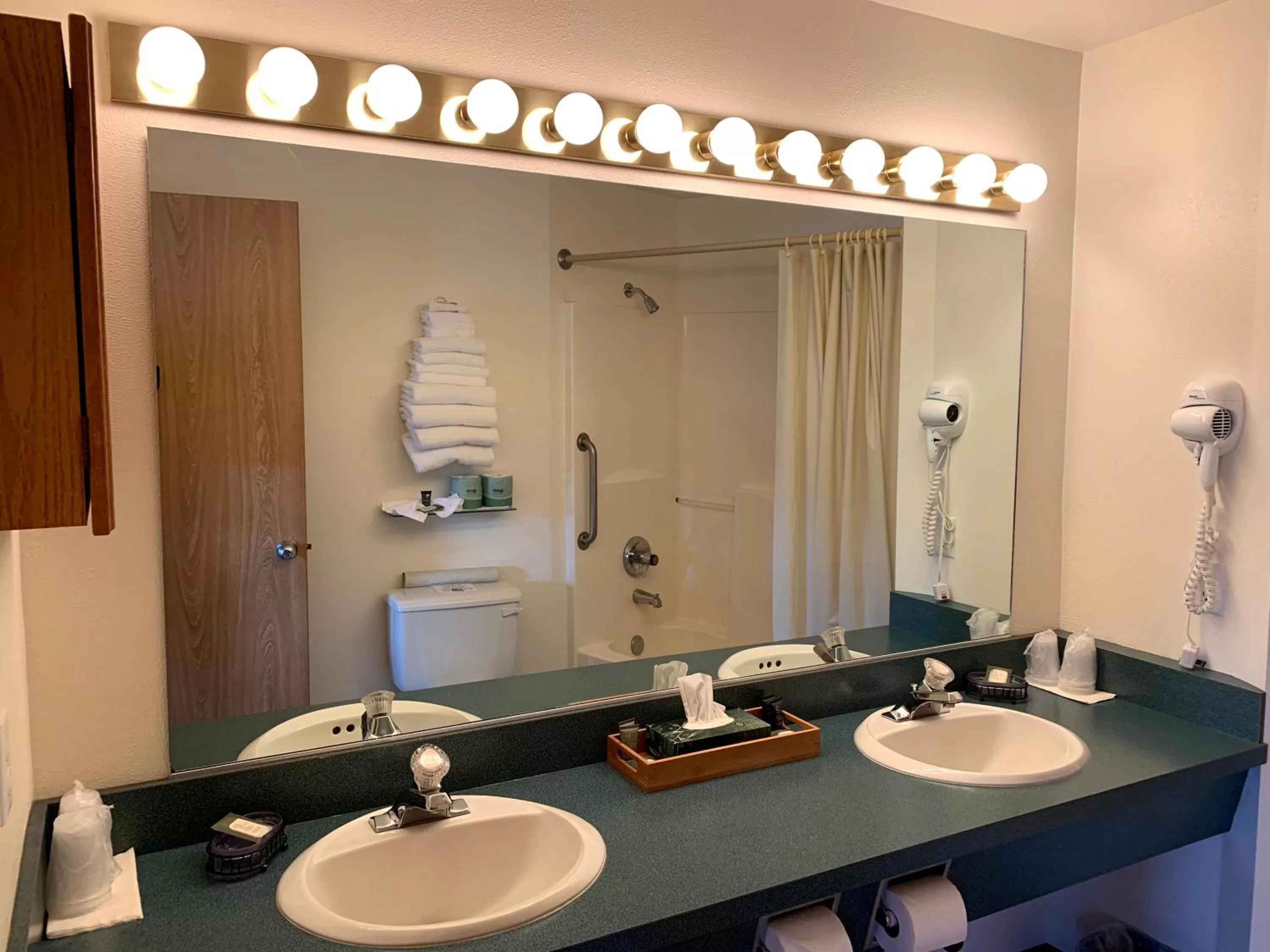 Bathroom in Smith Rock Resort