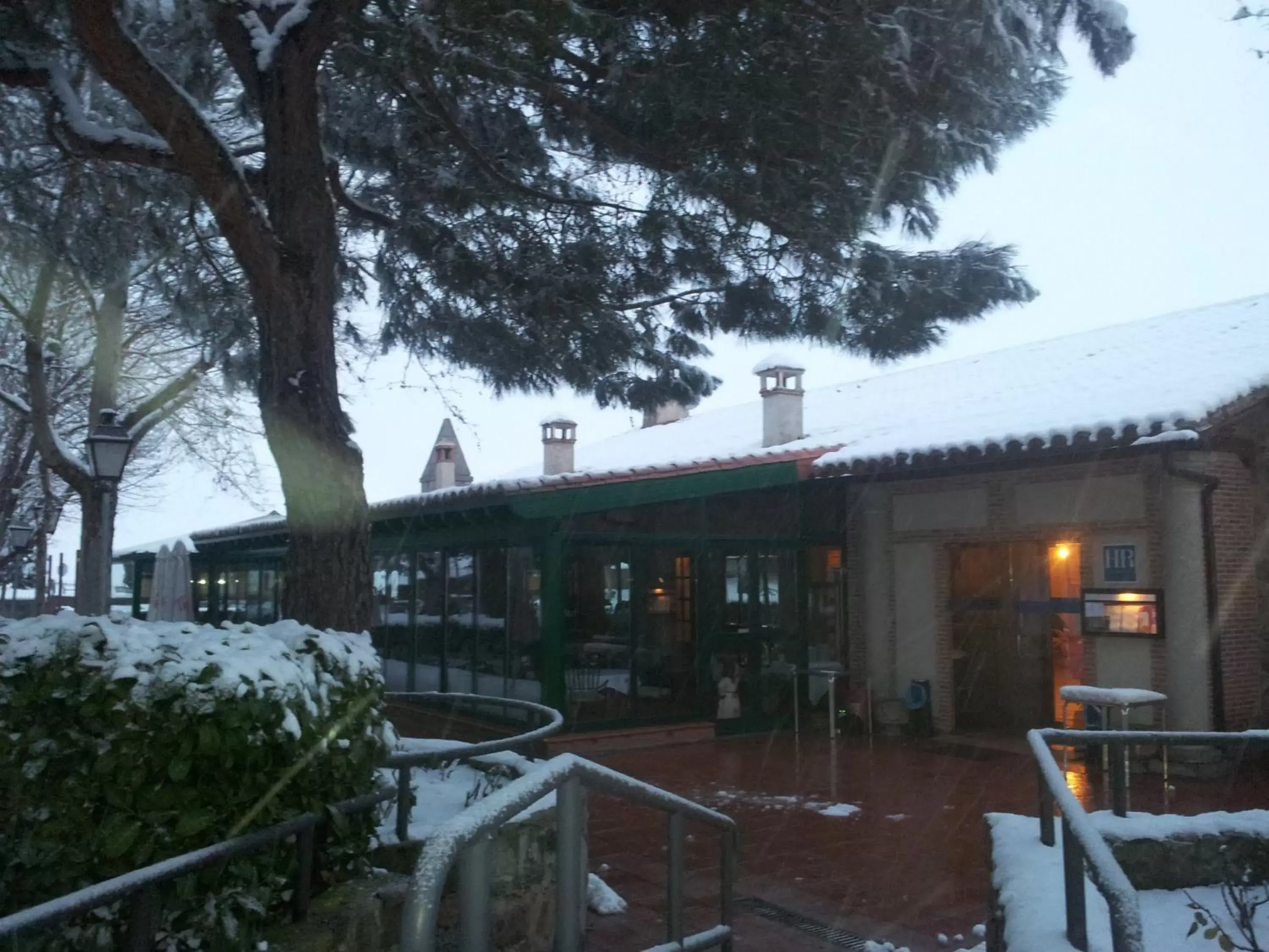 Facade/entrance, Property Building in Hotel Restaurante Sonsoles