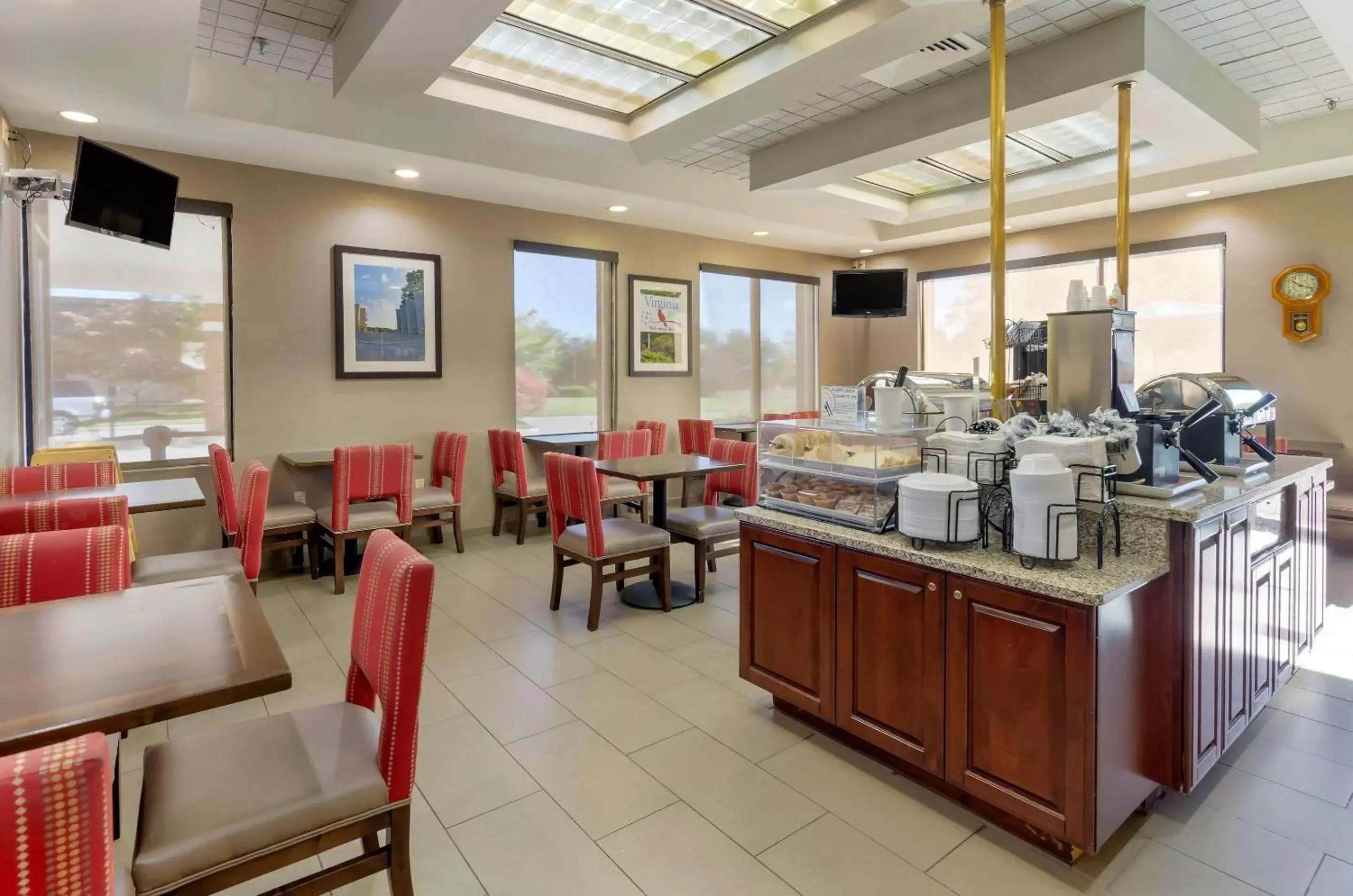 Breakfast, Restaurant/Places to Eat in Comfort Inn Blacksburg University Area