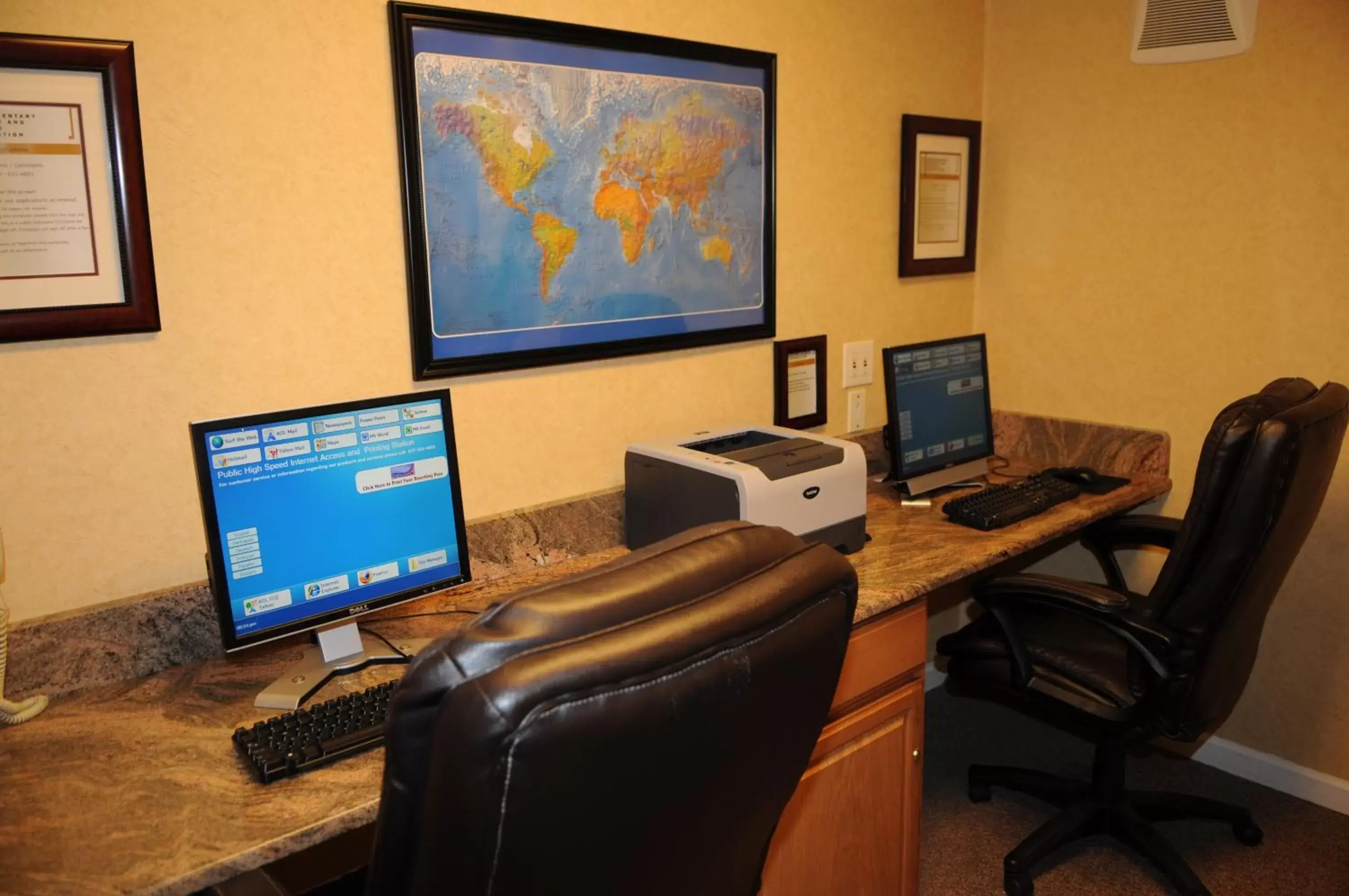 Business Area/Conference Room in Ramada by Wyndham Santa Fe