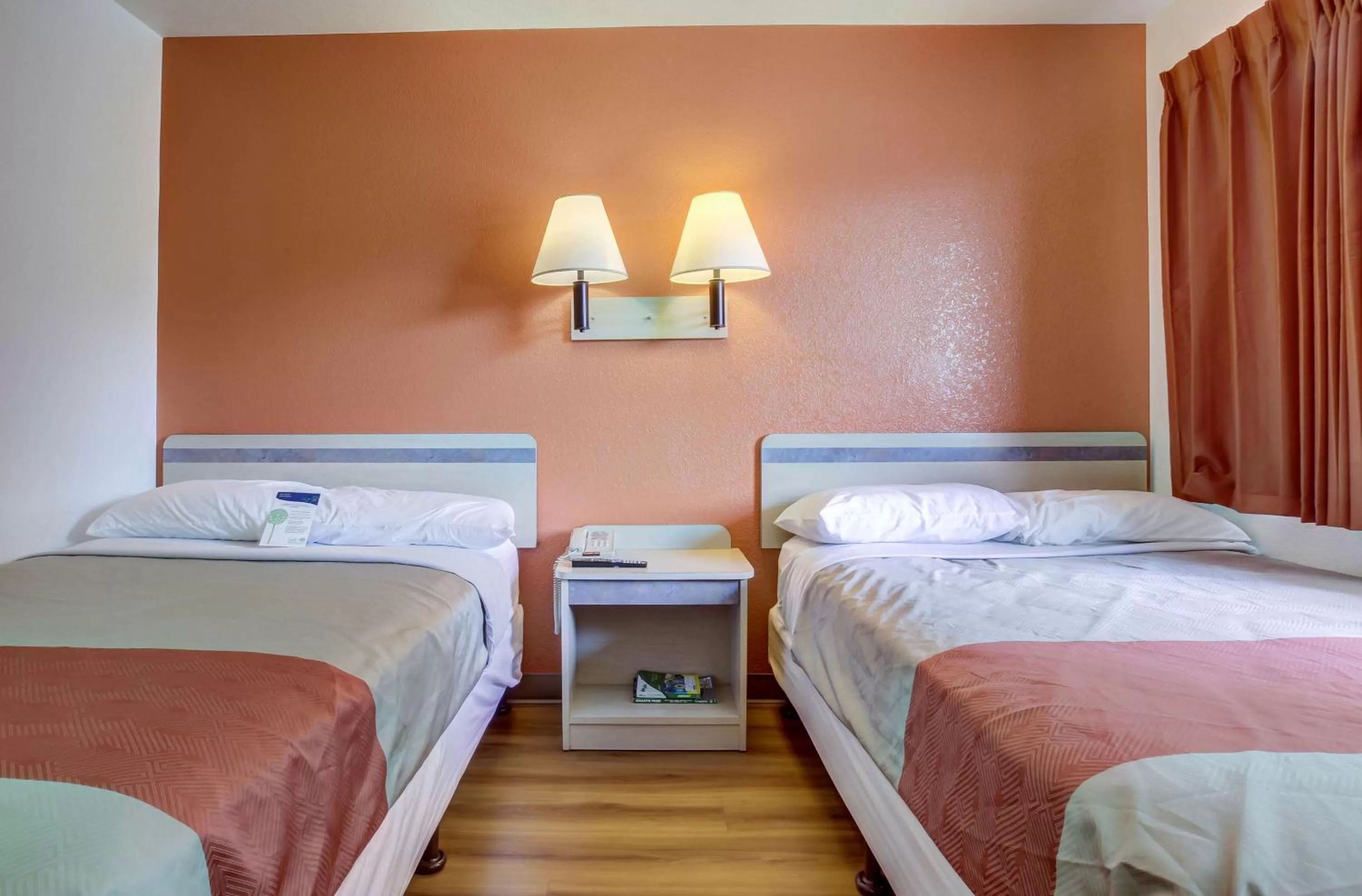 Photo of the whole room, Bed in Motel 6-Grants Pass, OR
