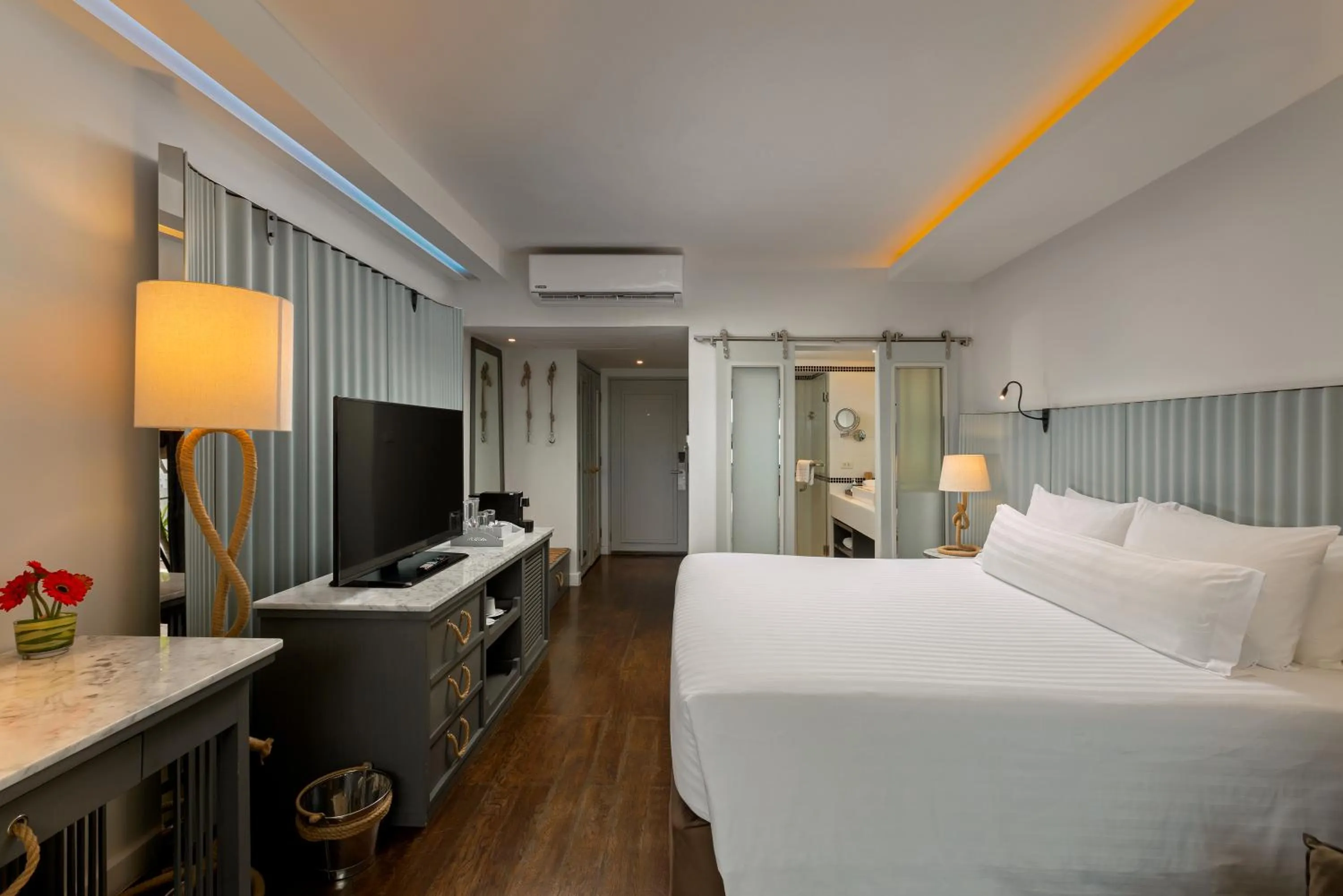 Bed in The Boathouse Phuket-SHA Plus