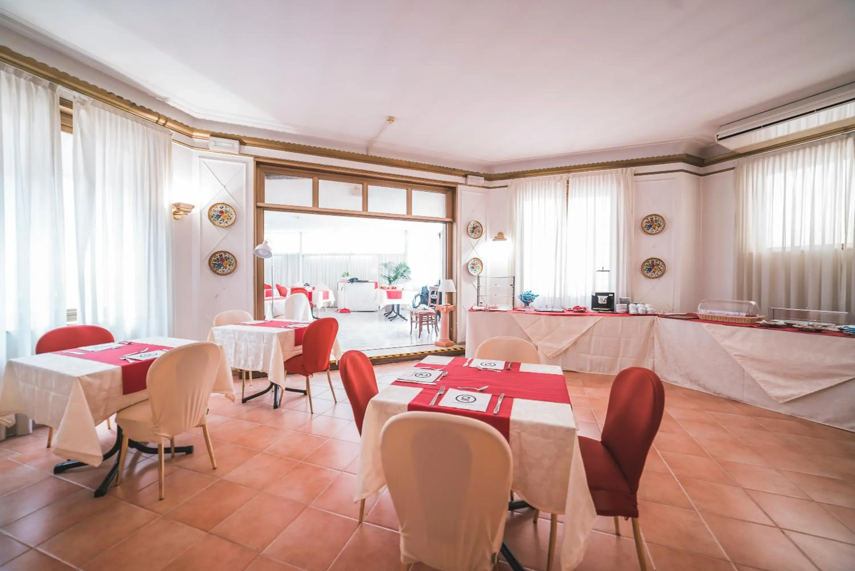 Property building, Restaurant/Places to Eat in Hotel San Giusto