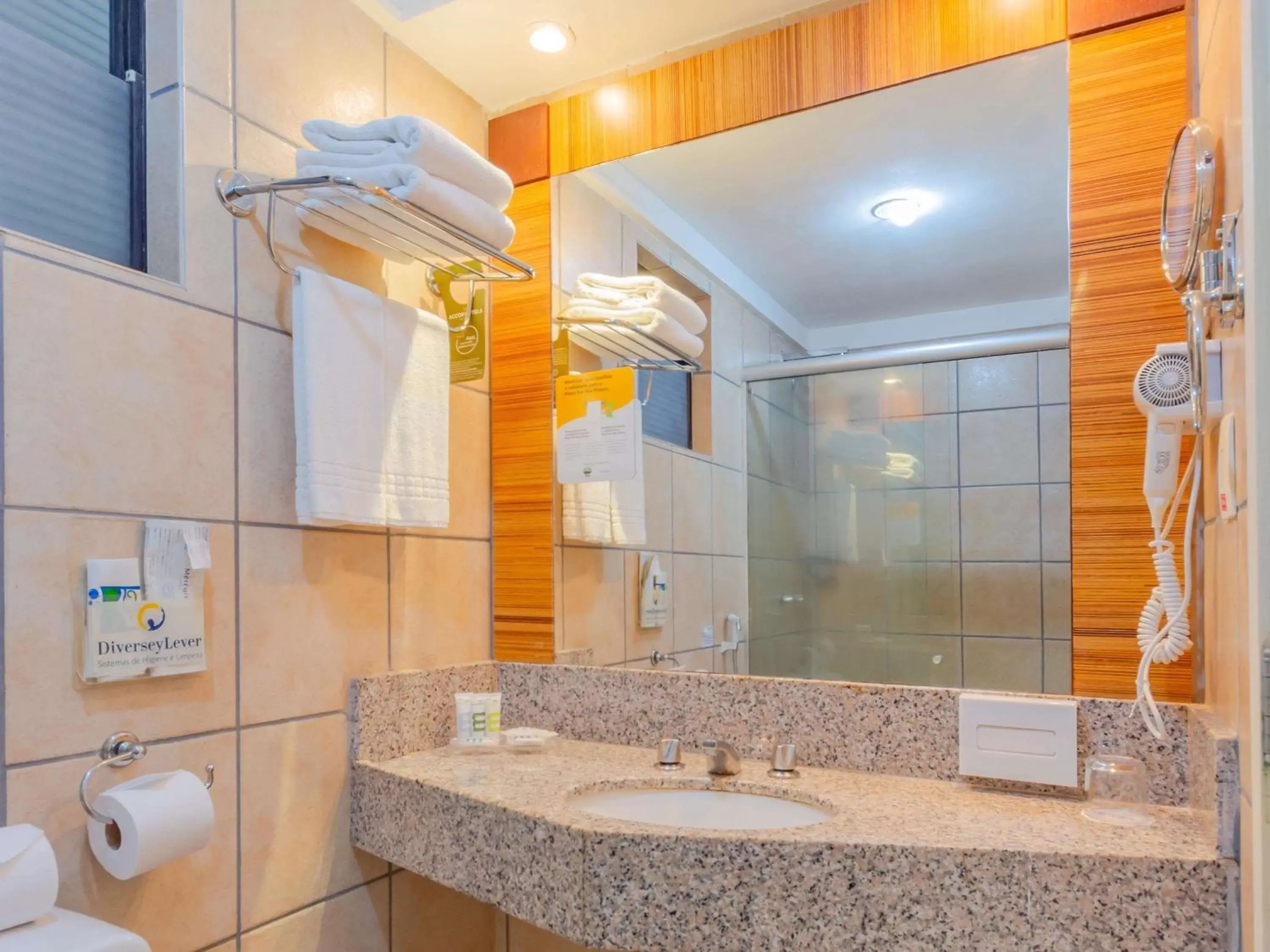 Photo of the whole room, Bathroom in Mercure Fortaleza Meireles