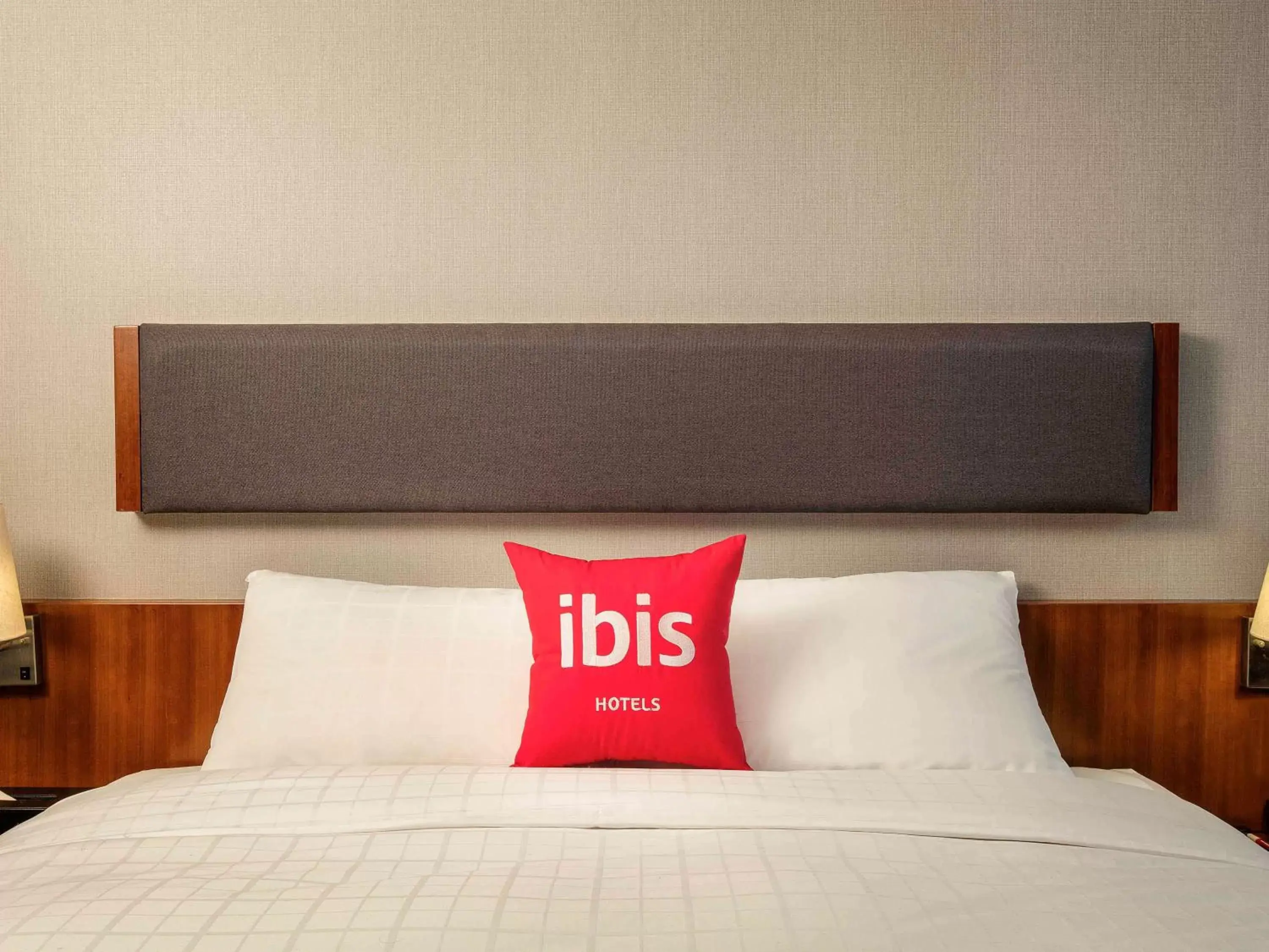 Photo of the whole room, Bed in Ibis Ambassador Myeongdong