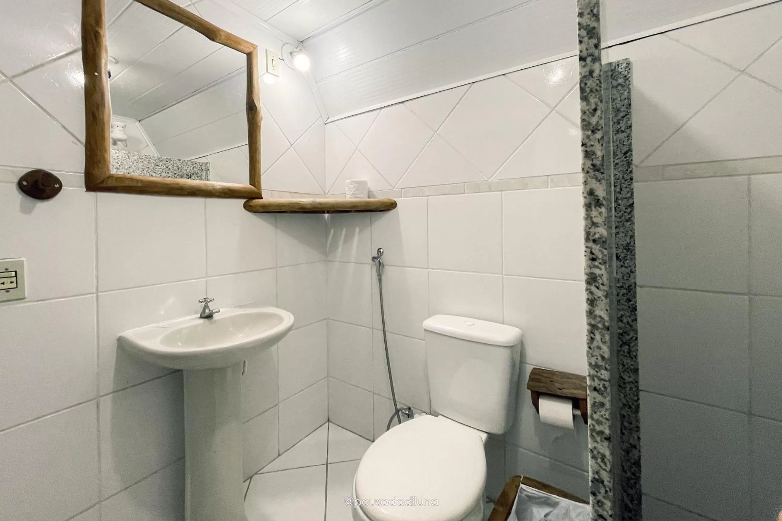 Bathroom in Pousada Di Luna