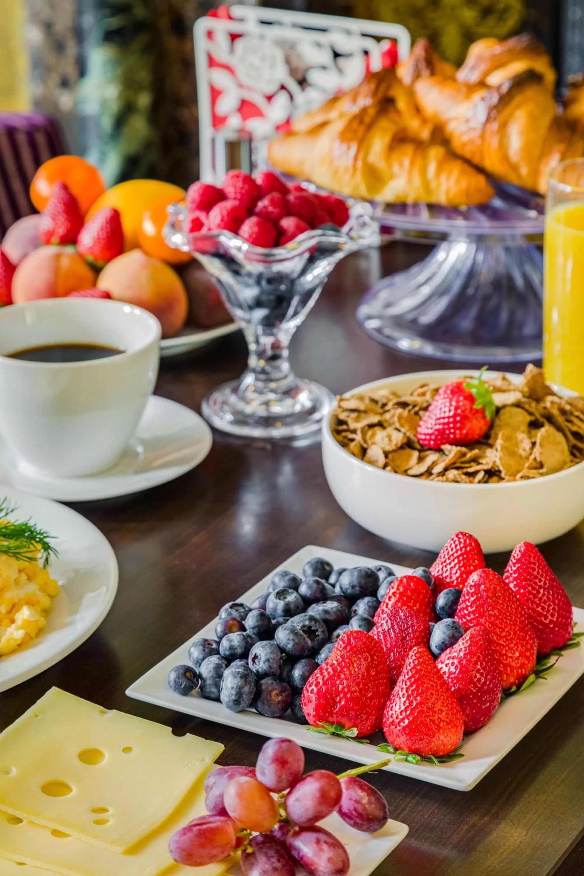 Restaurant/places to eat in 1 Lexham Gardens Hotel