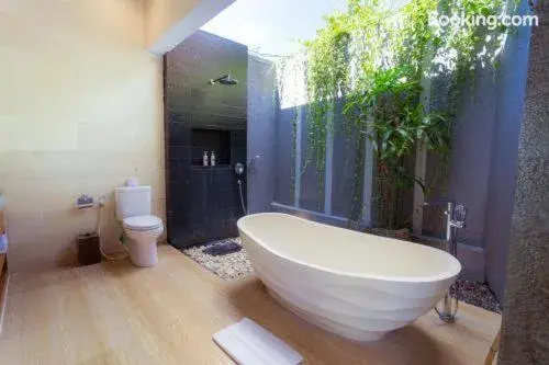 Bathroom in The Canggu Boutique Villas and Spa