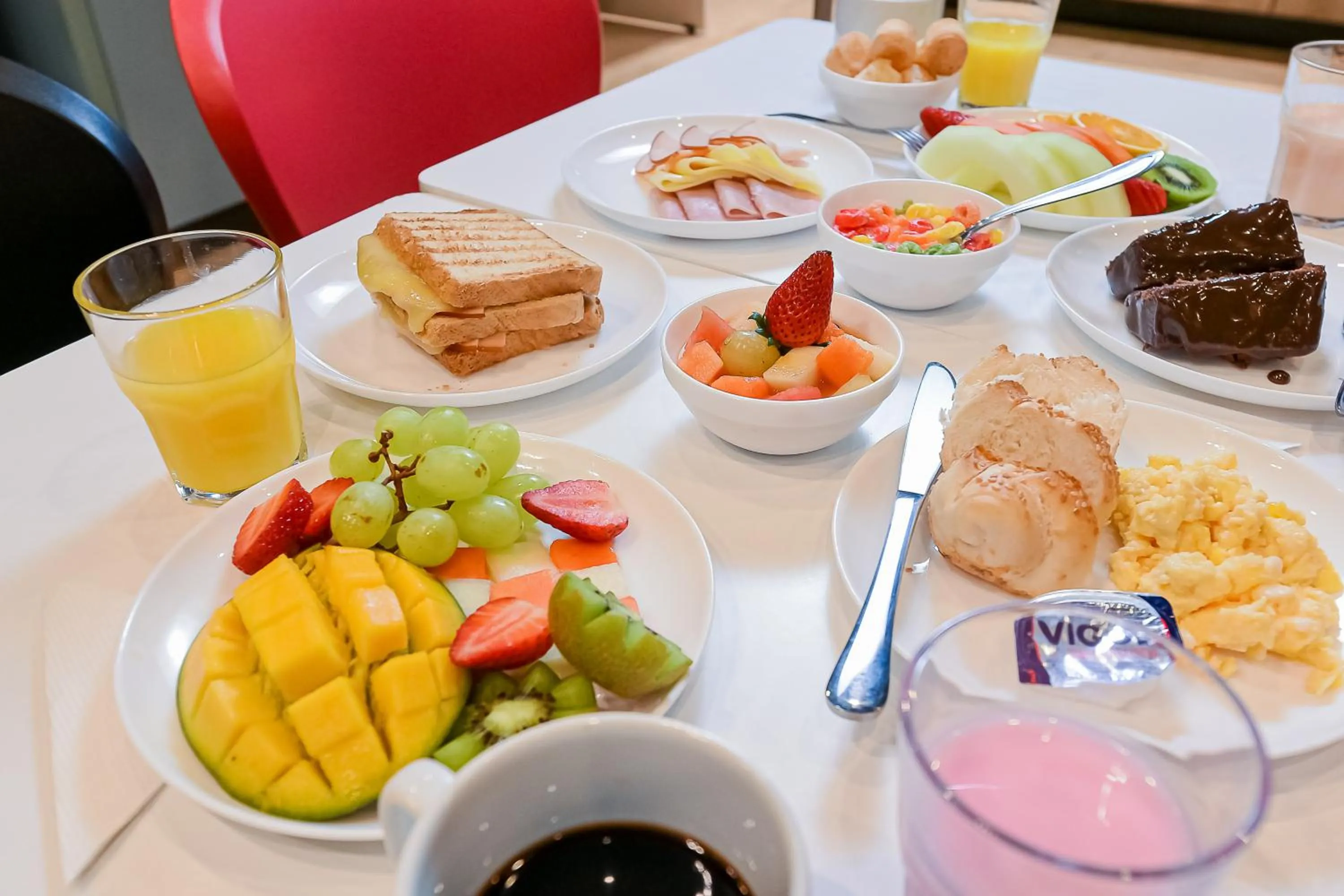 Restaurant/places to eat in ibis budget Santos Gonzaga