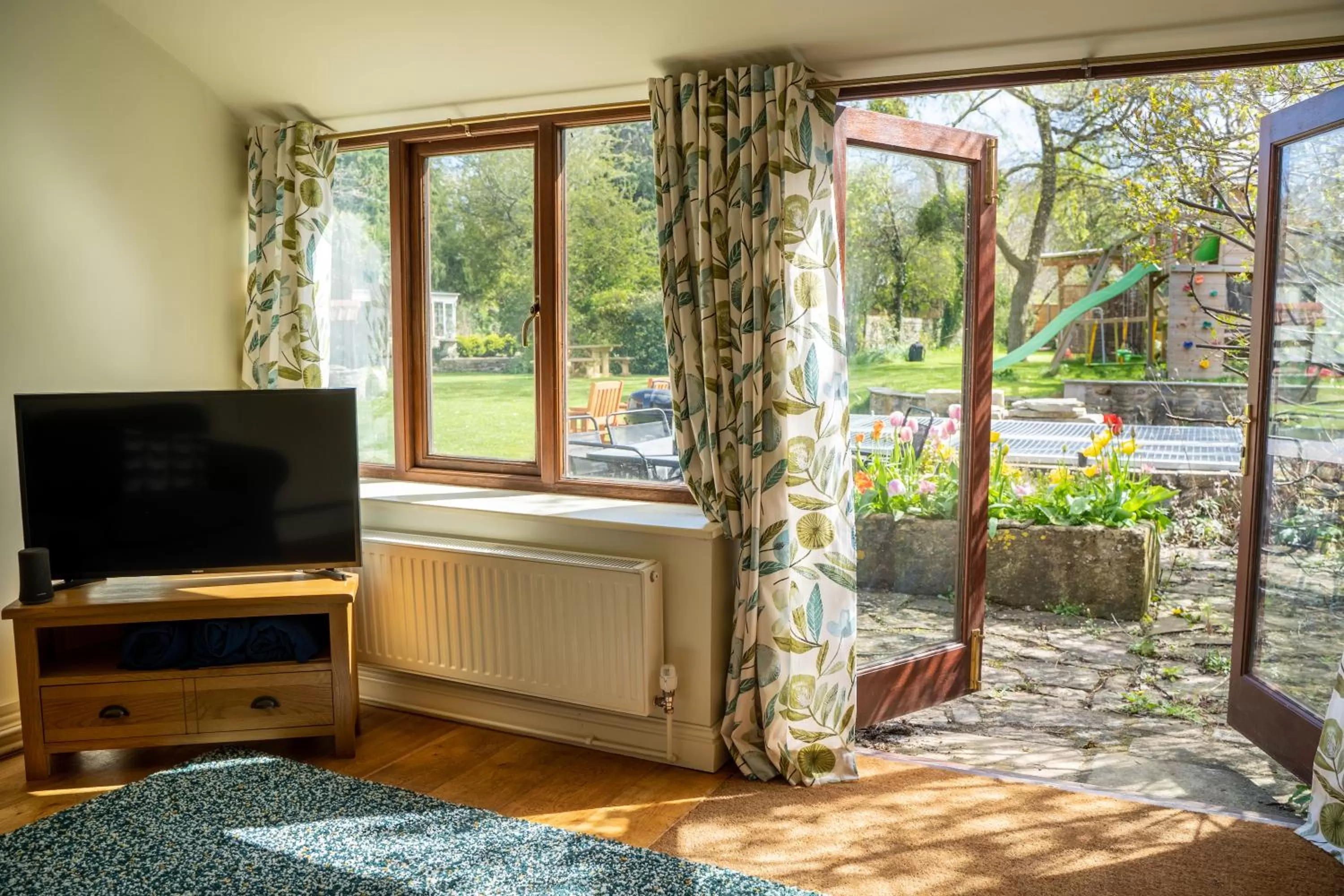 TV and multimedia, TV/Entertainment Center in Little England Retreats - Cottage, Yurt and Shepherd Huts