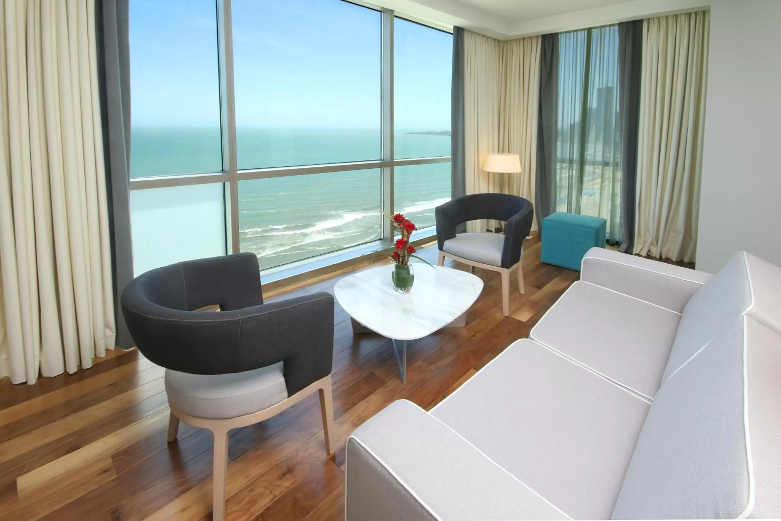 Photo of the whole room, Seating Area in Hotel InterContinental Cartagena, an IHG Hotel