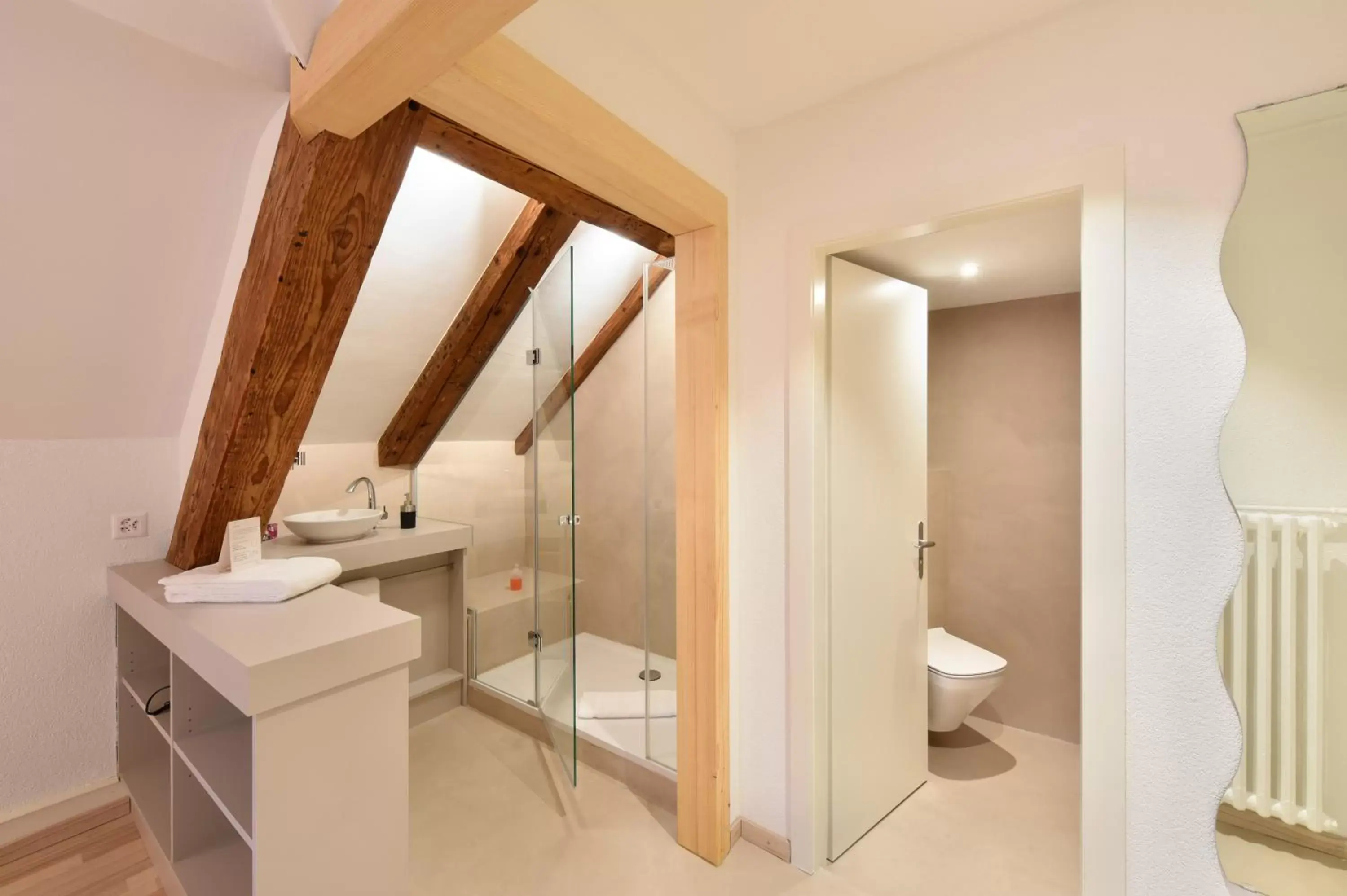 Bathroom in Hôtel de l'Aigle