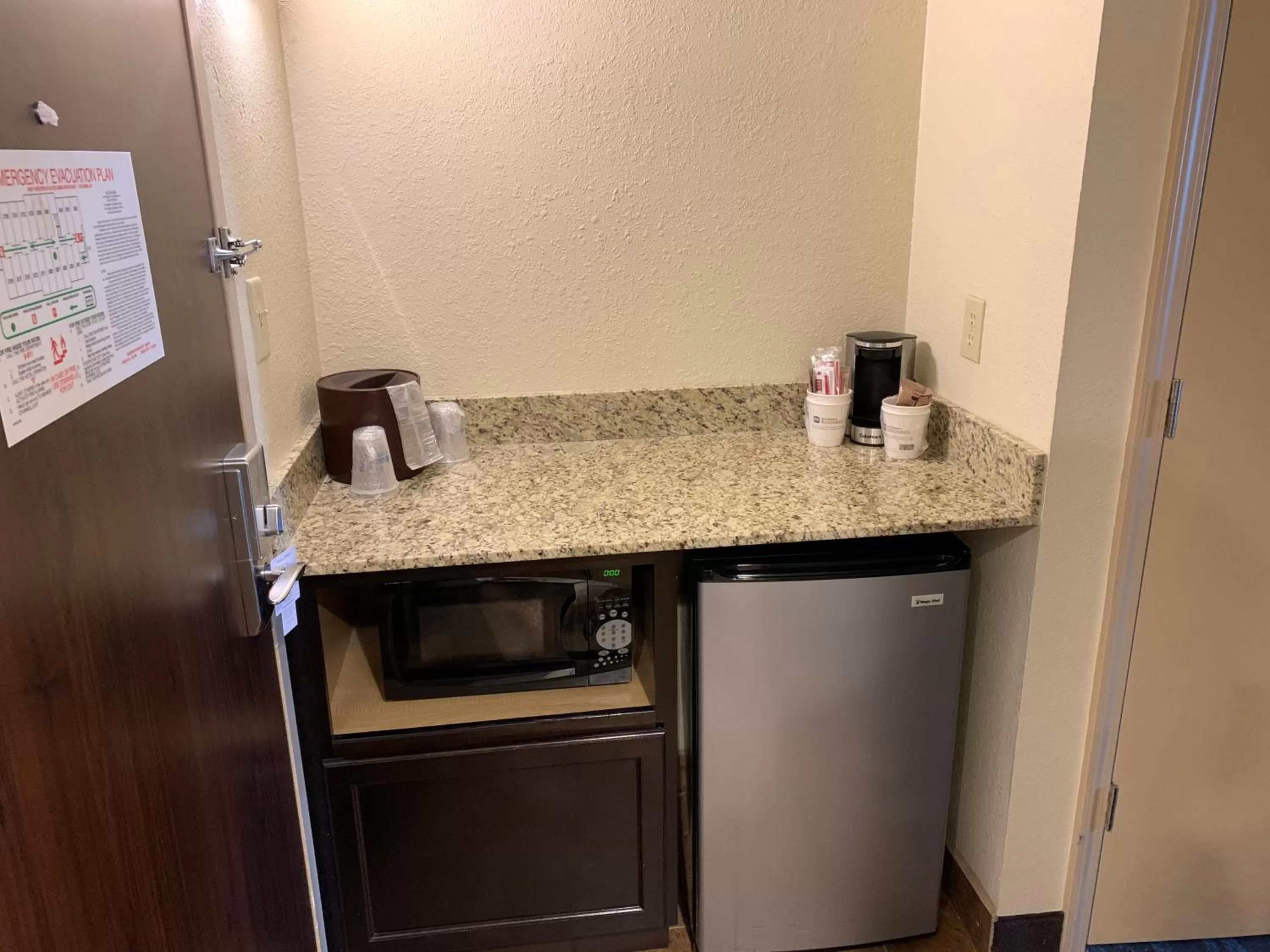 Deluxe King Suite with Sofa Bed in Best Western Plus - Columbia North East