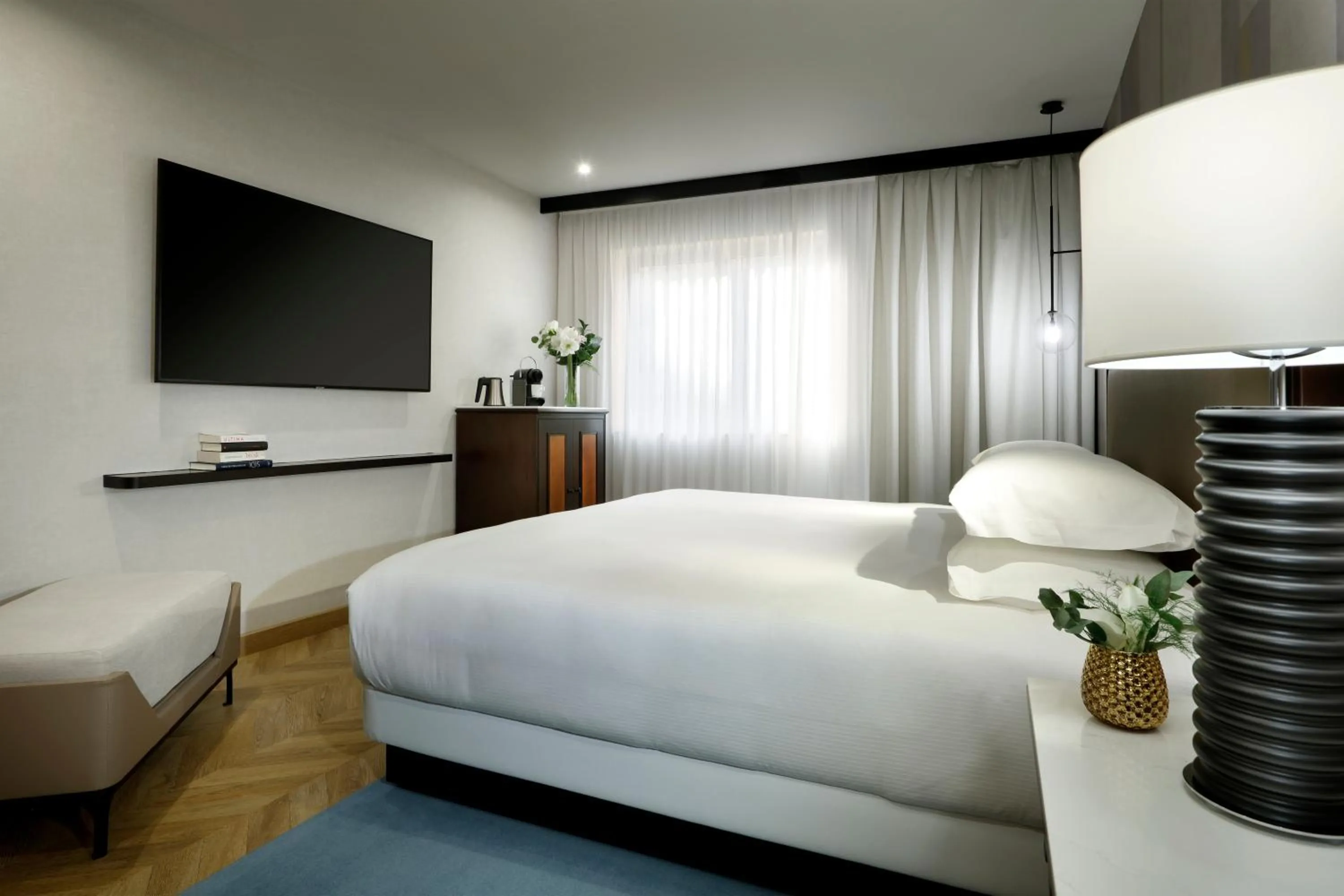 Bed in Hyatt Regency Hesperia Madrid