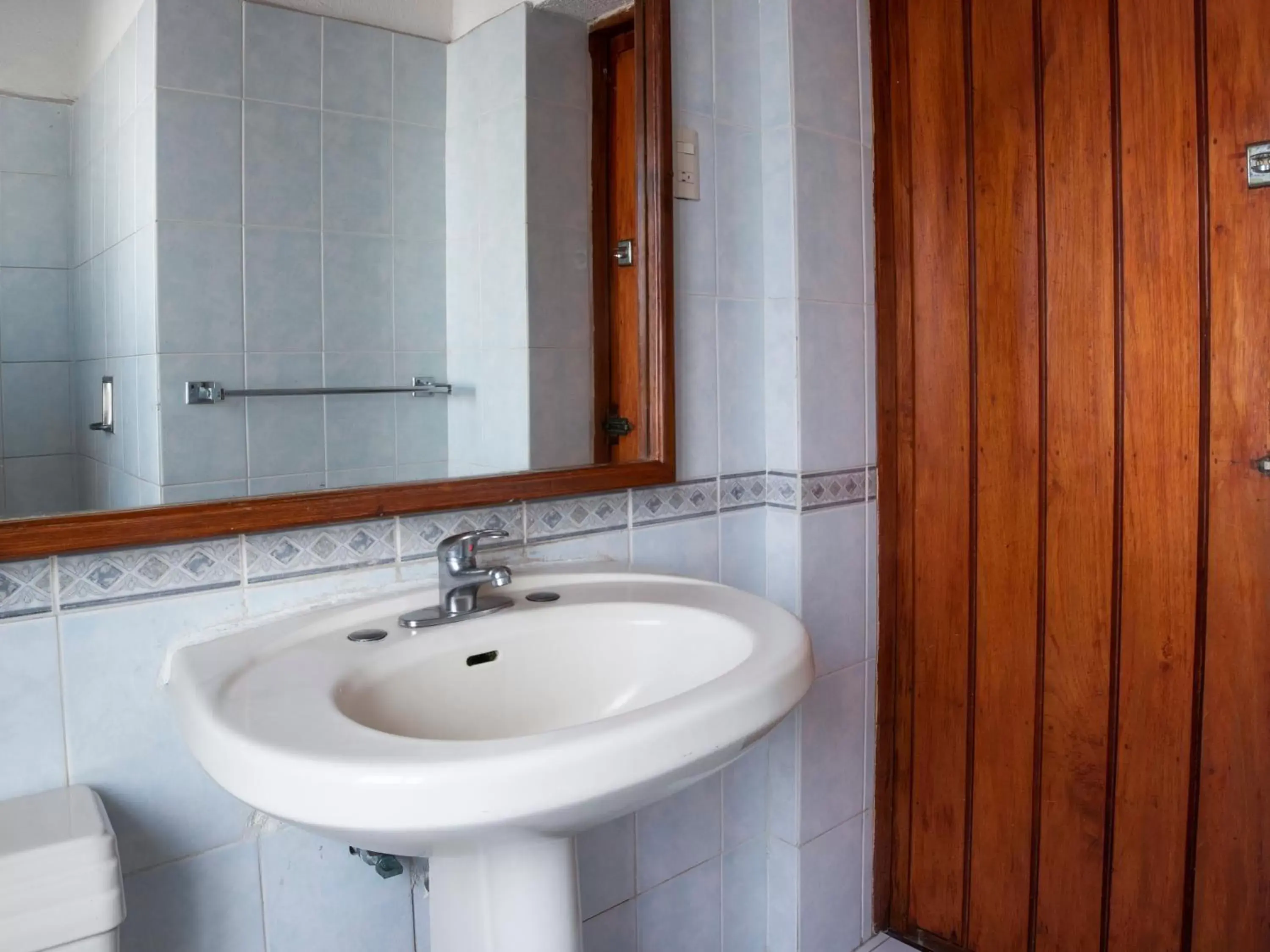 Bathroom in Collection O Hotel Mocambo, Boca del Río