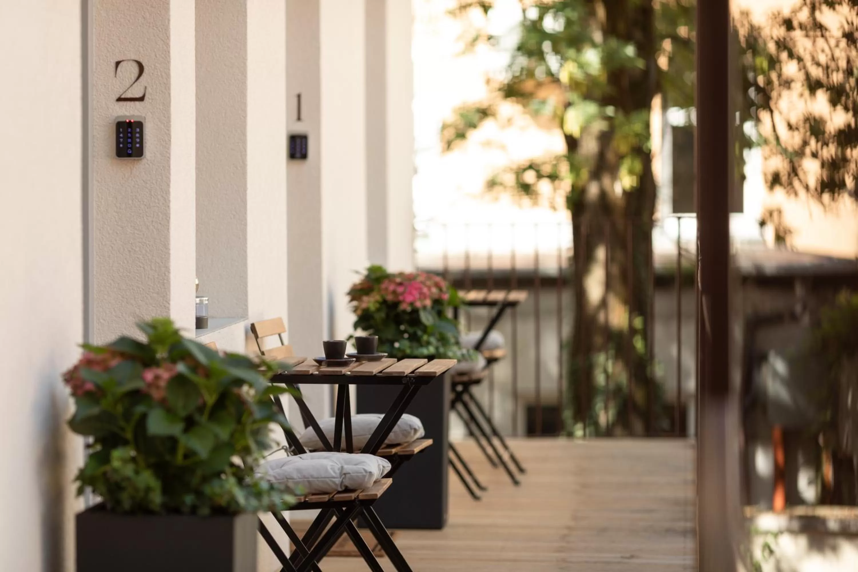 Facade/entrance in Gentry11 Rooms&More