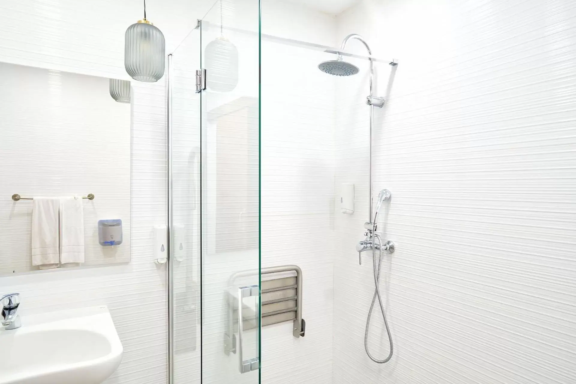 Bathroom in Hotel Torre Del Conde