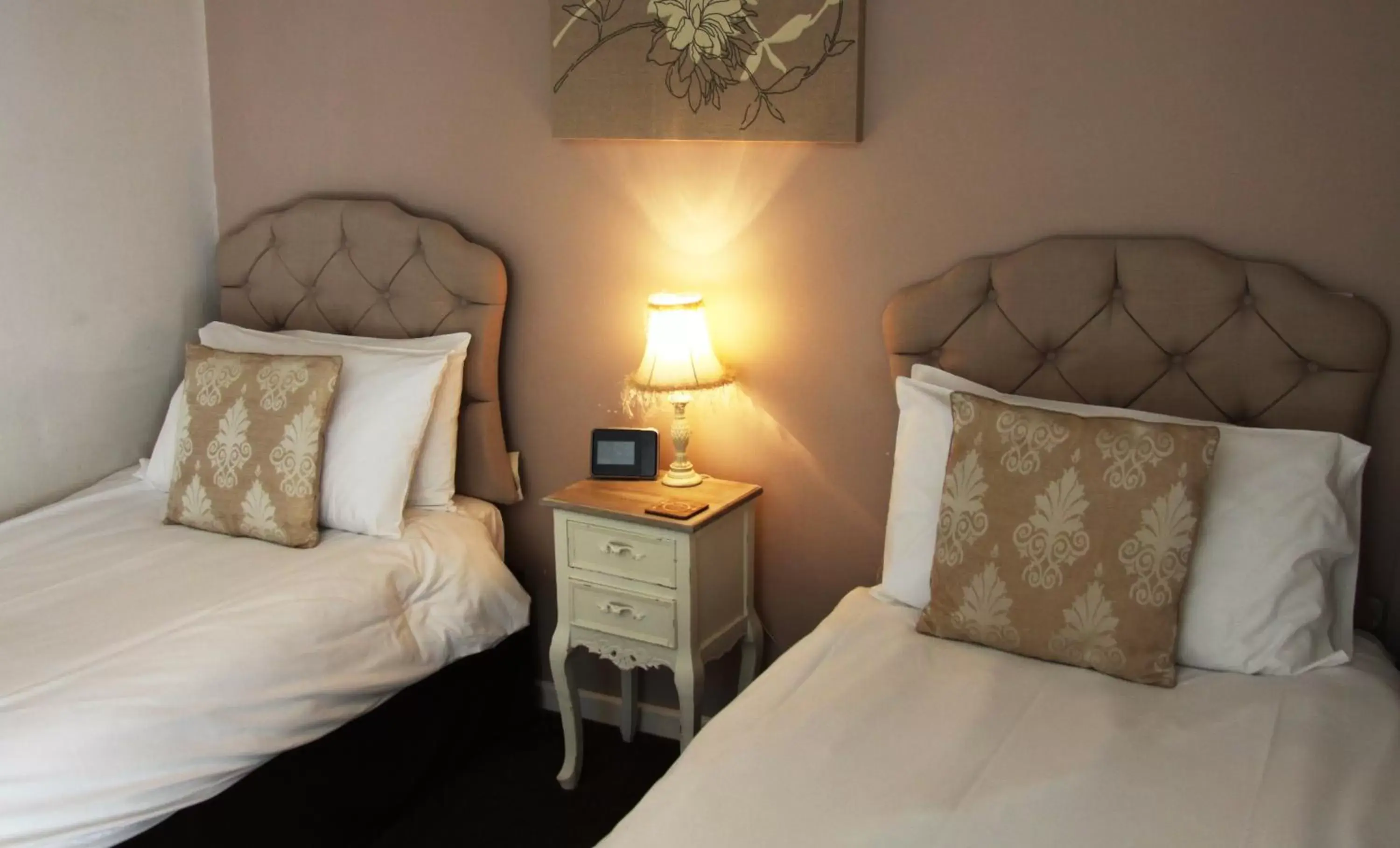 Twin Room in The Oak House Hotel Twin Room in The Oak House Hotel