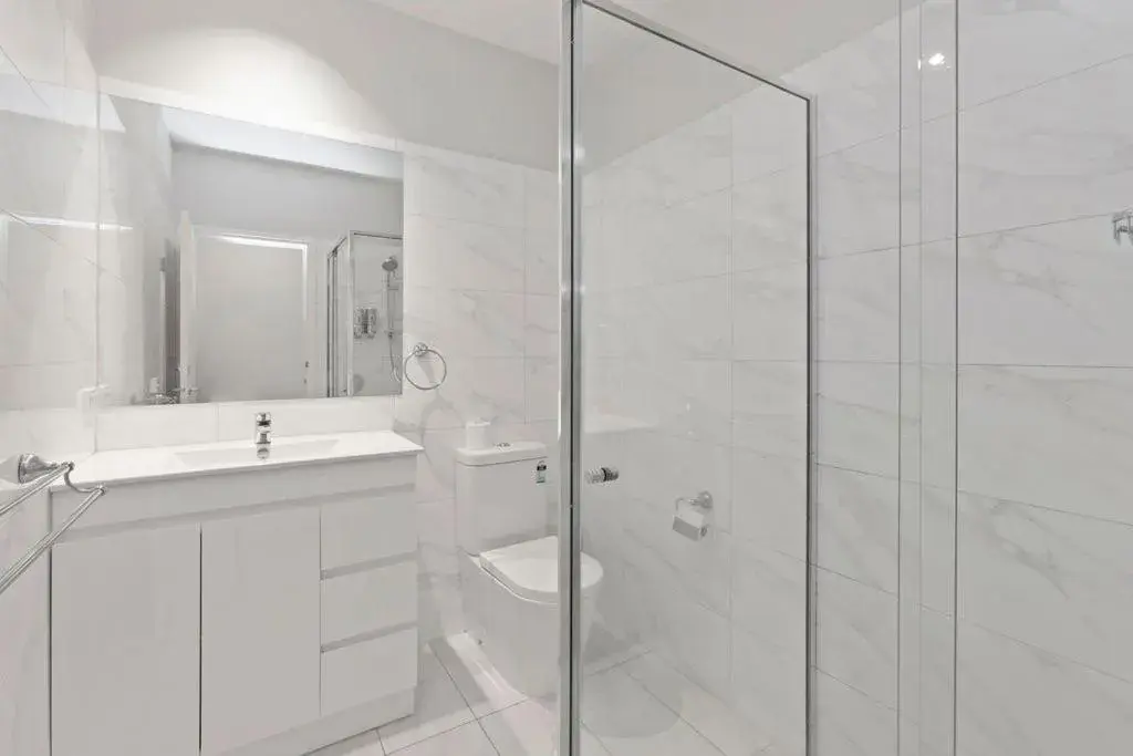 Bathroom in Apollo Bay Seal Apartments