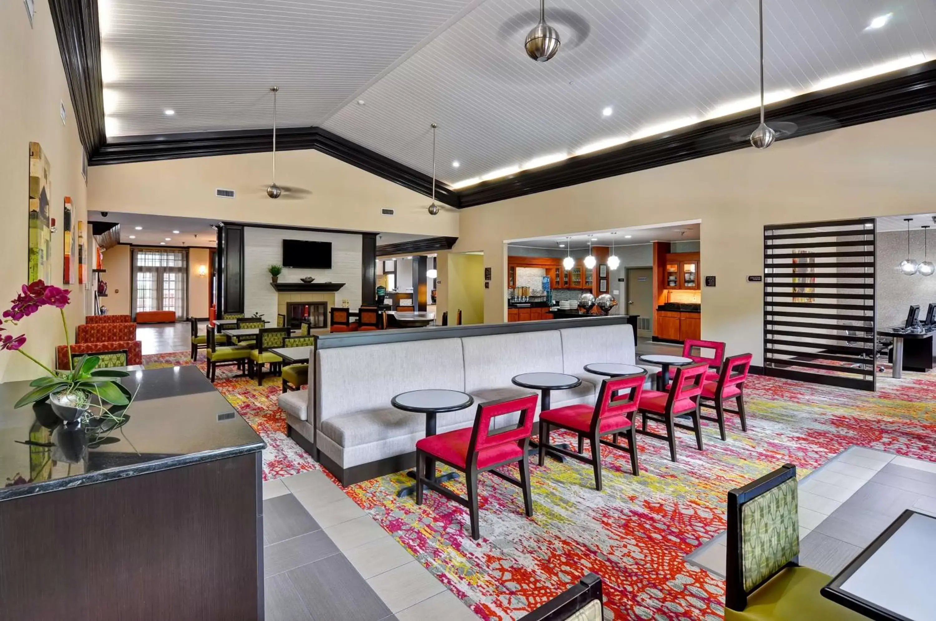 Lobby or reception, Lounge/Bar in Homewood Suites by Hilton- Longview