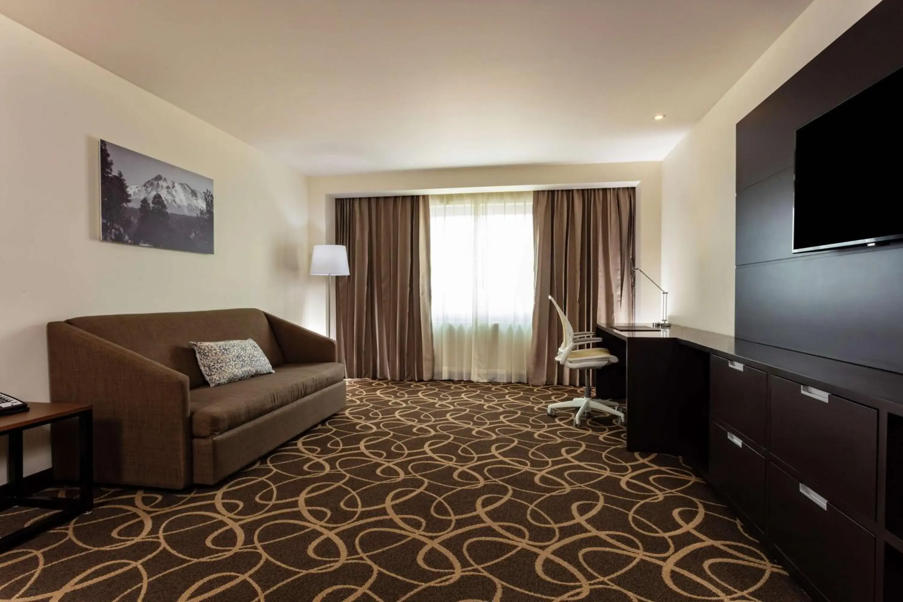 Bedroom, Seating Area in DoubleTree by Hilton Toluca