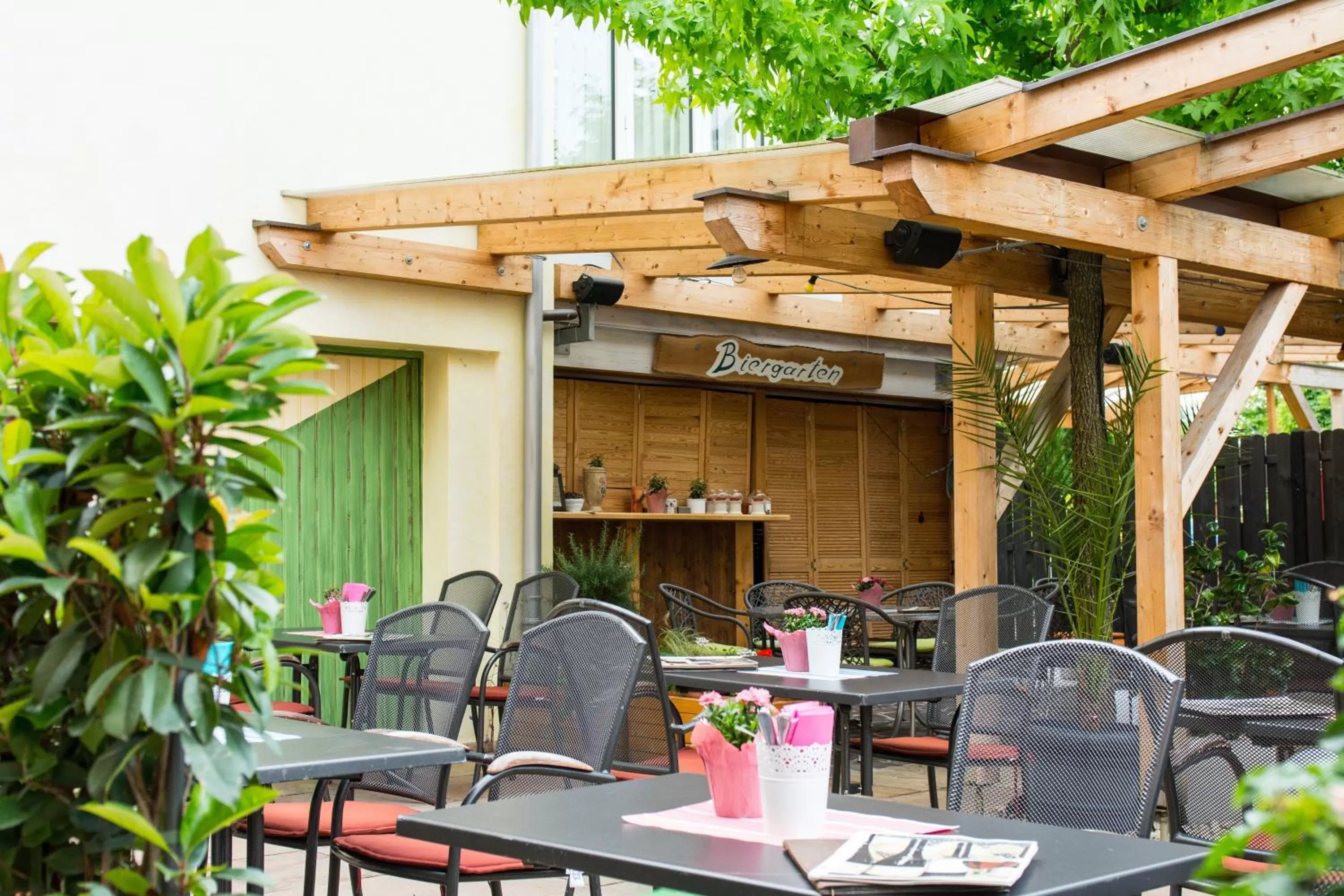 Patio in Hotel Casa Rustica - Eintrittskarten für den Europapark erhalten Sie garantiert über uns!