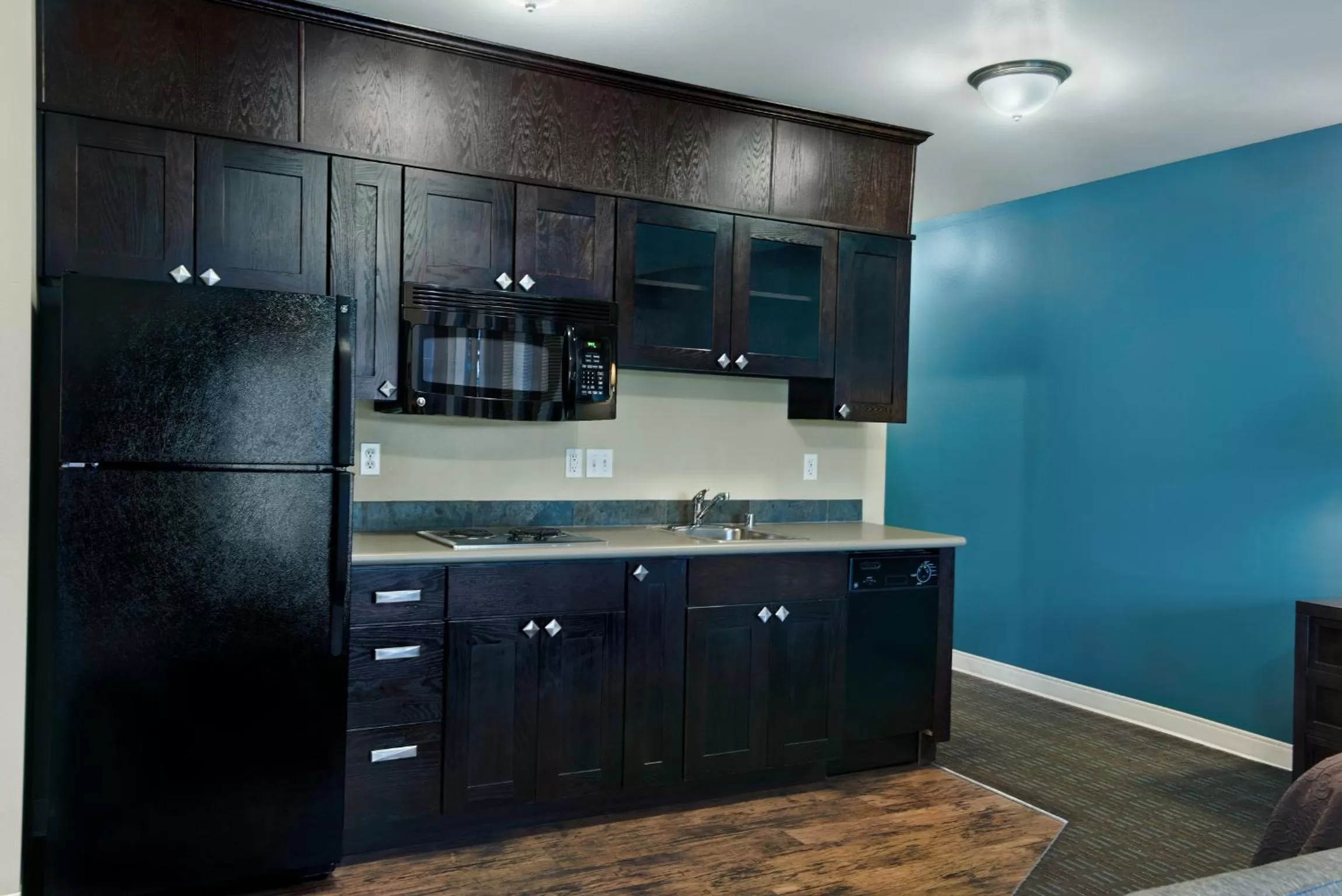 Kitchen or kitchenette in Oxford Suites Silverdale