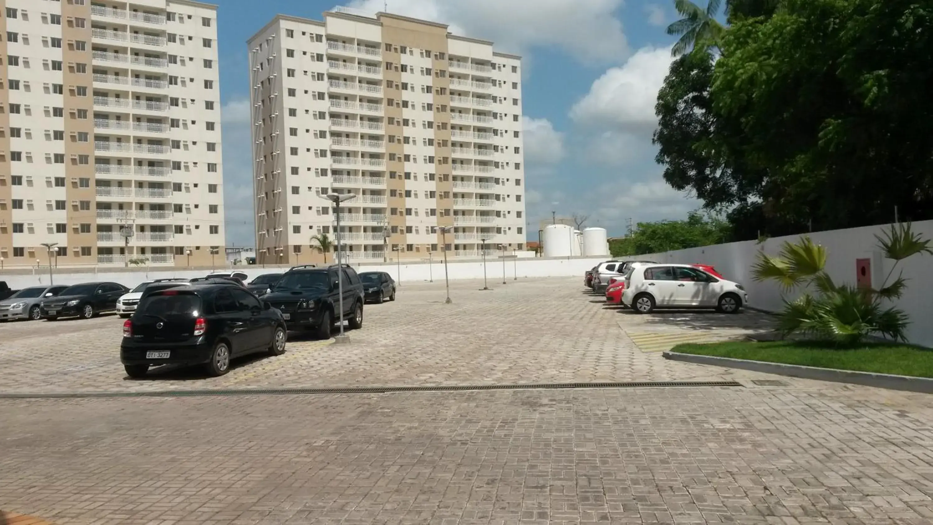 Parking, Property Building in Holiday Inn Express Belem Ananindeua, an IHG Hotel