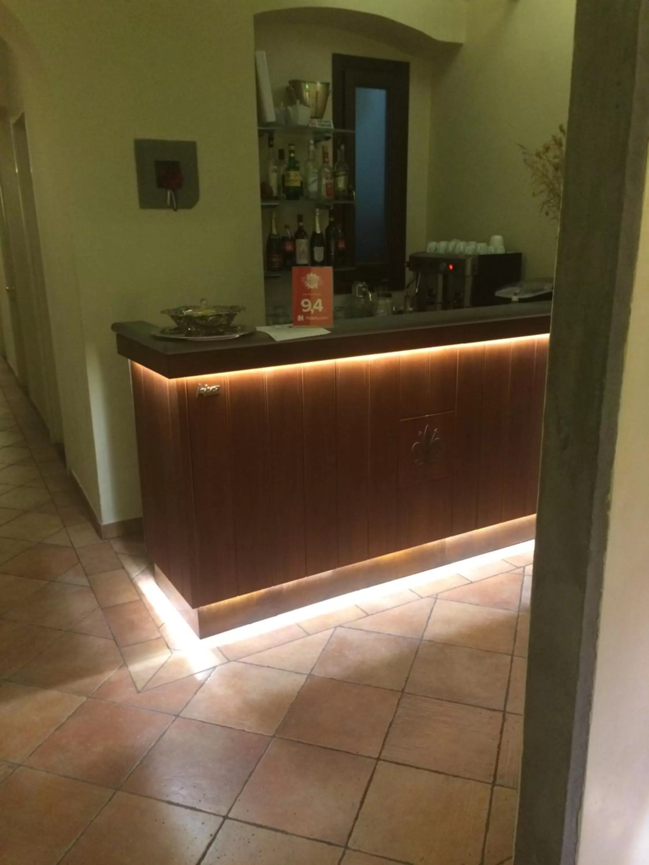 Restaurant/places to eat in Hotel Renaissance