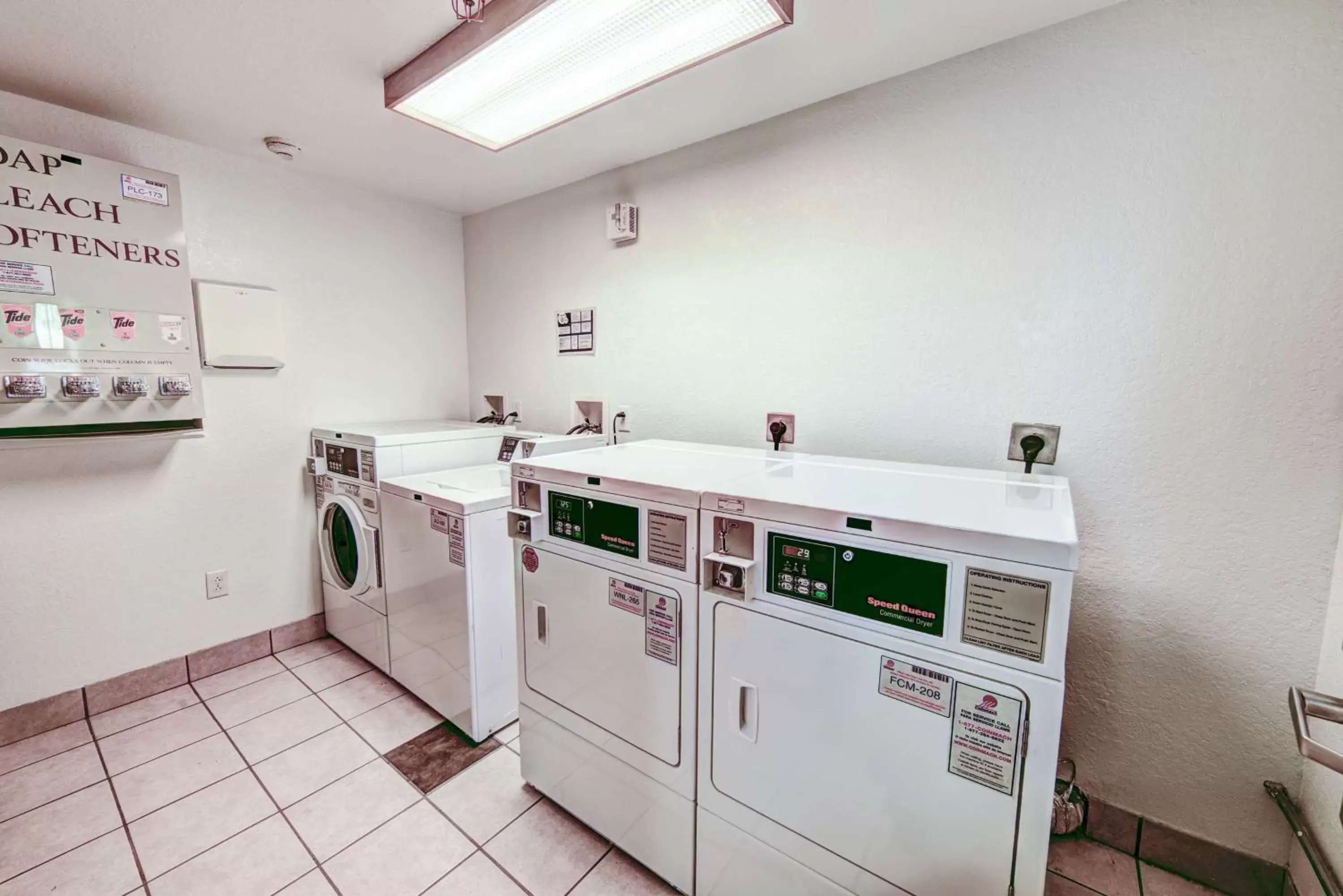 laundry in Motel 6-Niantic, CT - New London