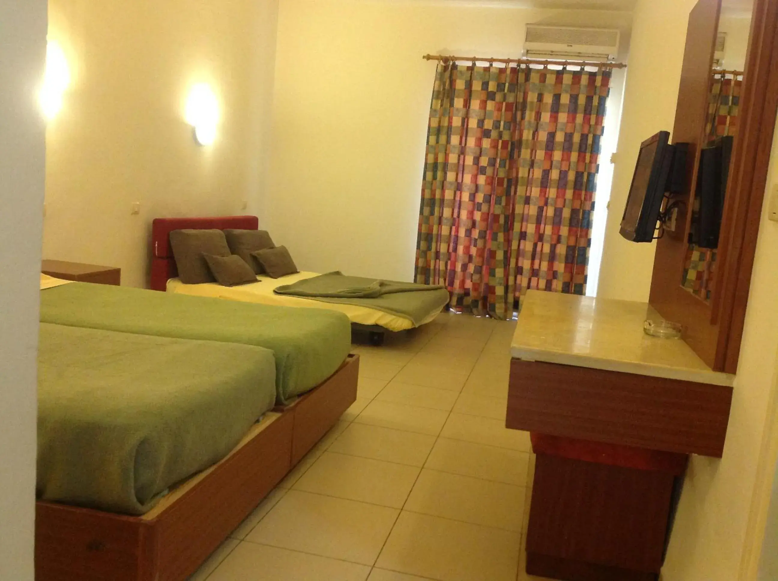 Bedroom, Bed in Dar Khayam