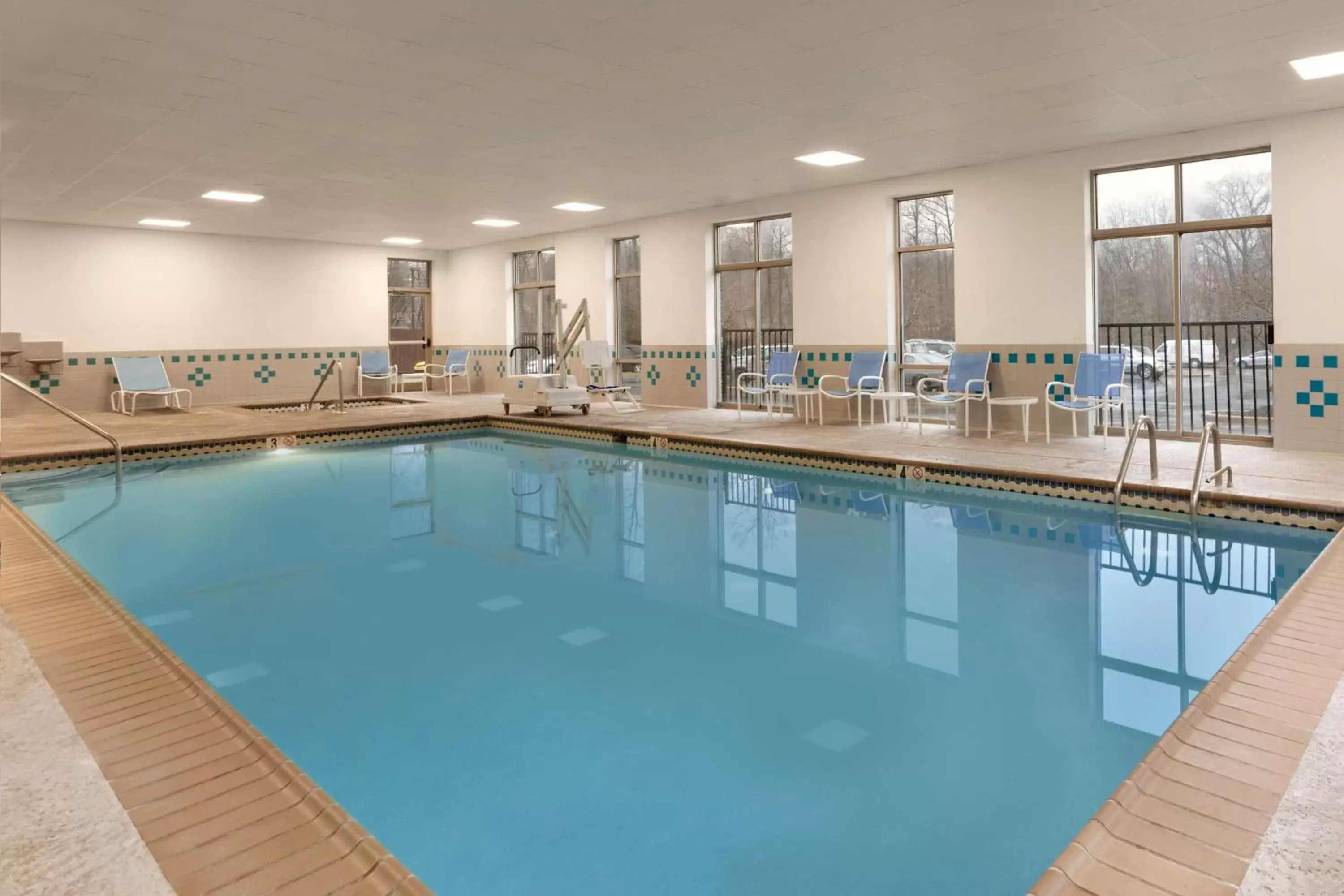 Pool view, Swimming Pool in Embassy Suites Newark - Wilmington/South