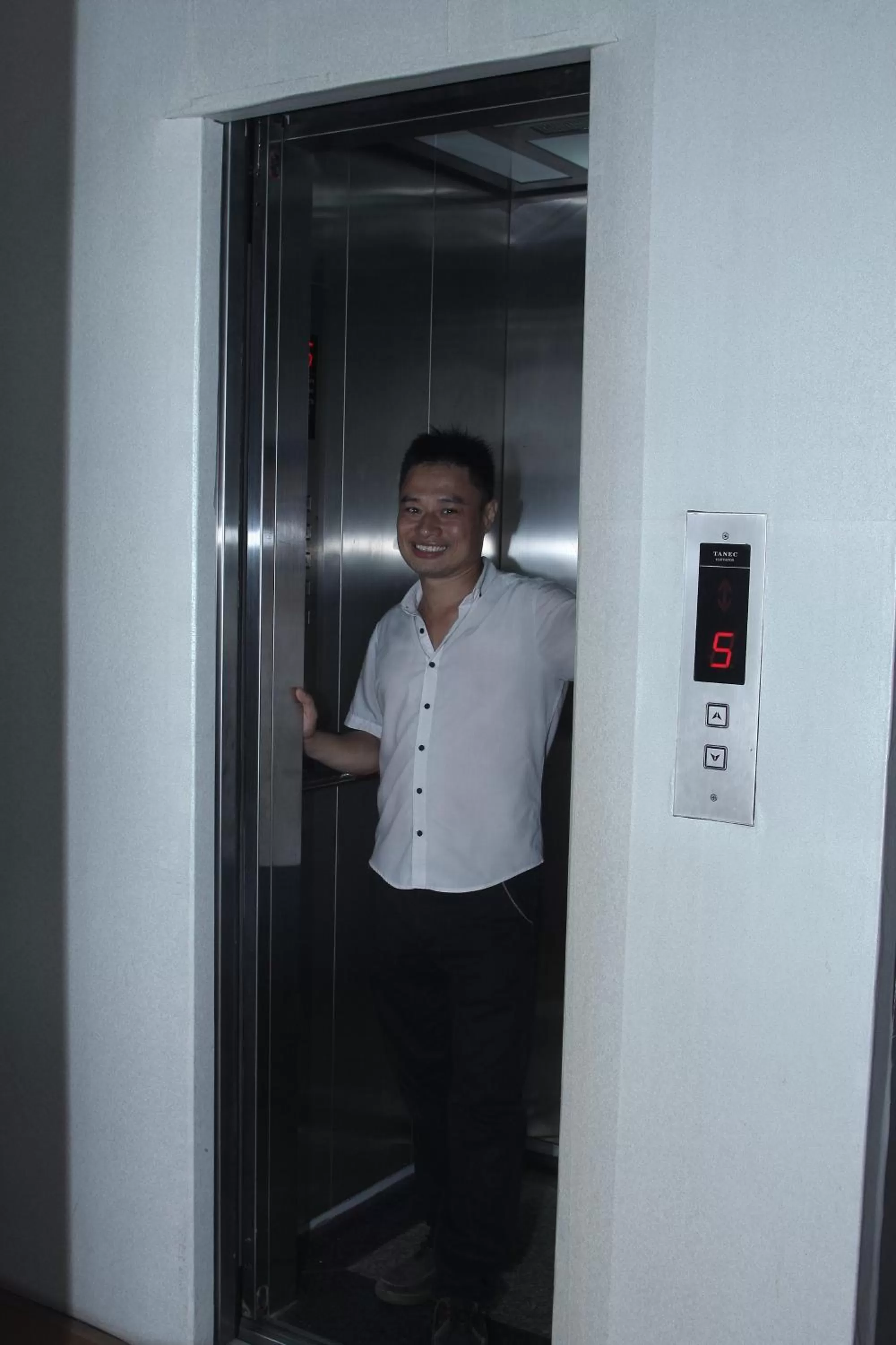 Staff in Hoang Cuong Hotel