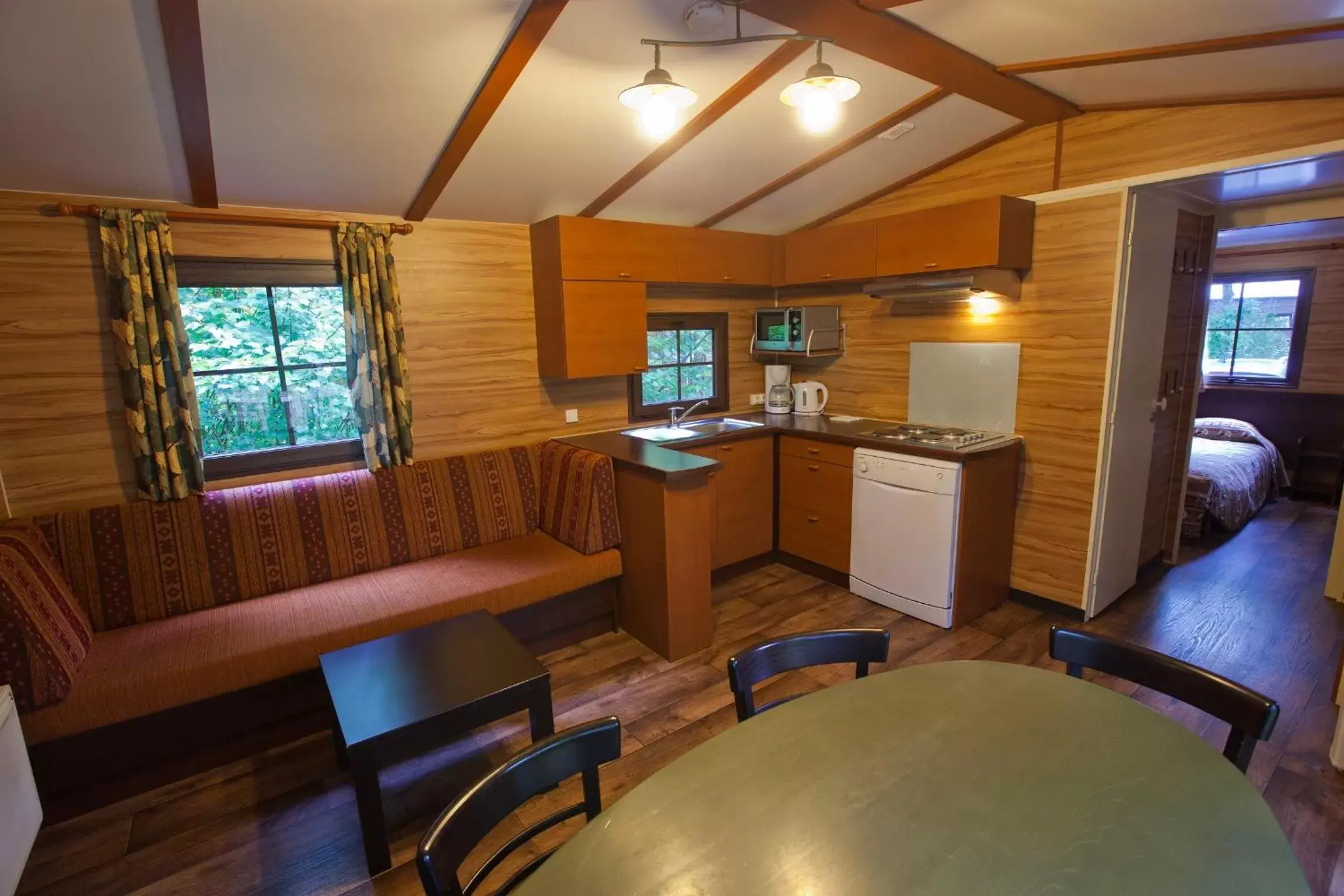 Living room, Kitchen/Kitchenette in Disney Davy Crockett Ranch