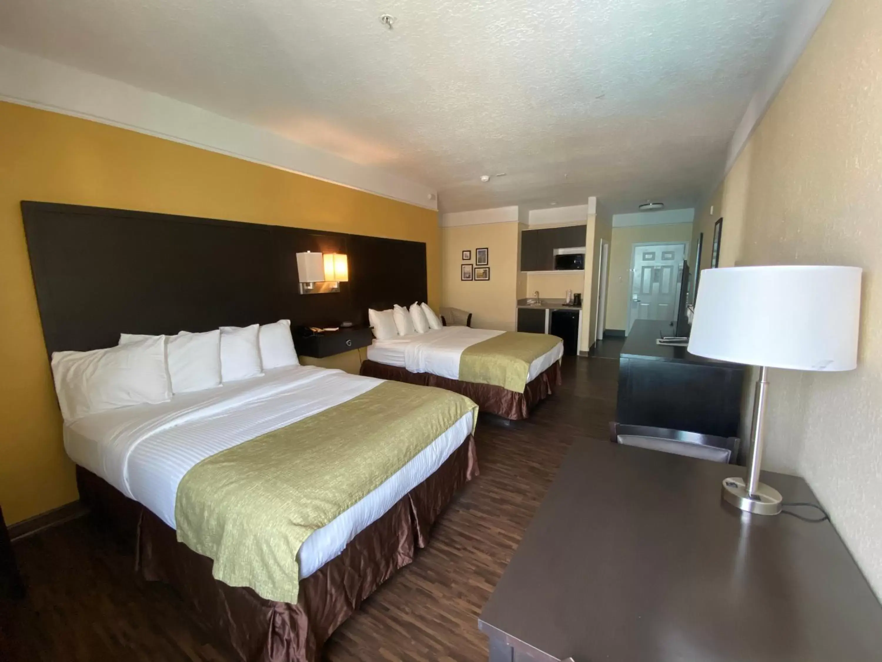 Photo of the whole room, Bed in Galveston Beach Hotel