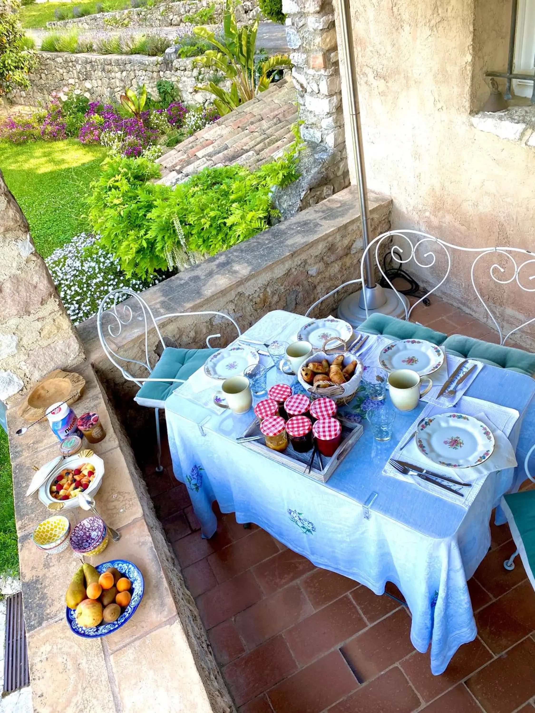 Breakfast in L'Effrontée