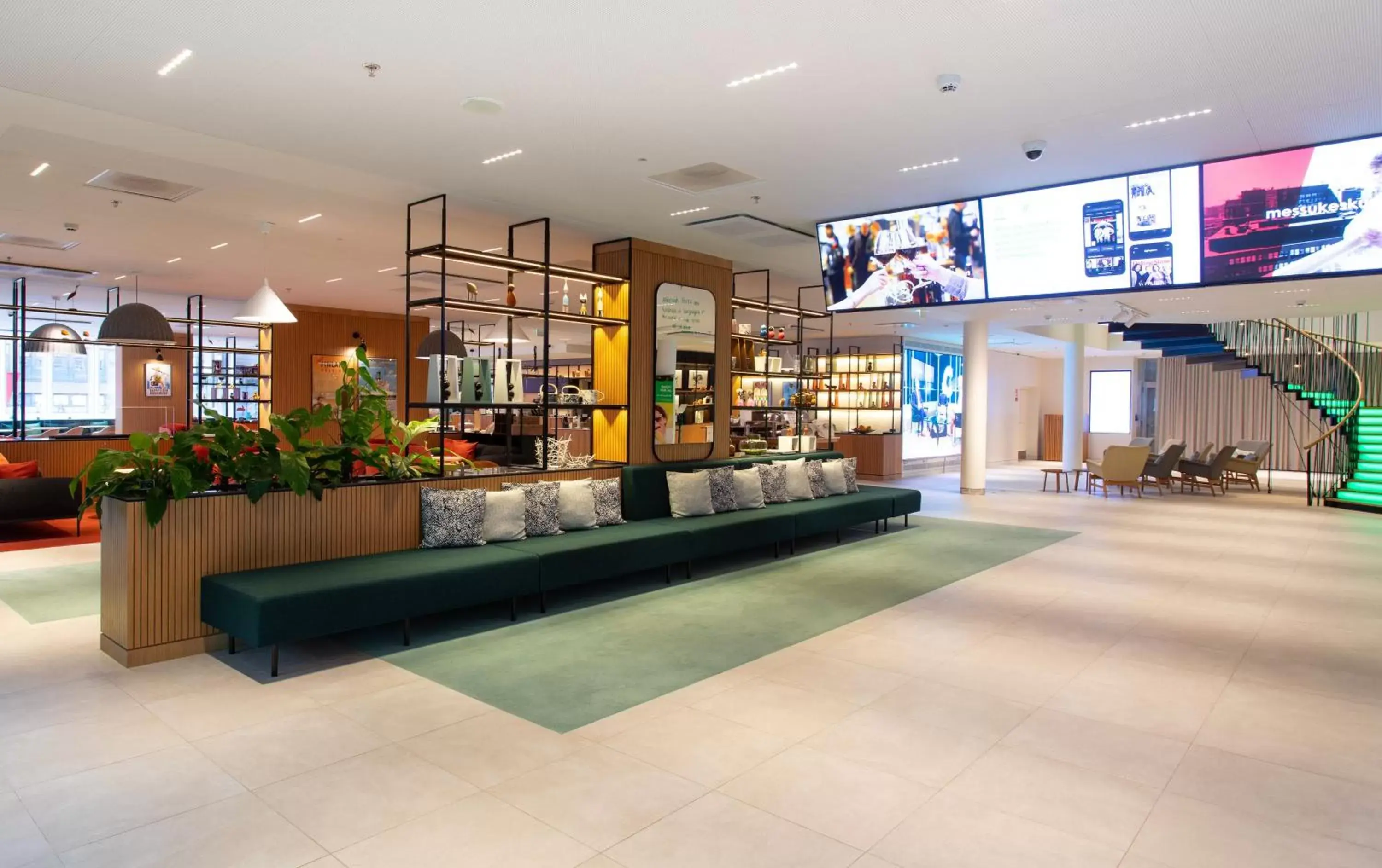 Property building, Lobby/Reception in Holiday Inn Helsinki - Expo, an IHG Hotel