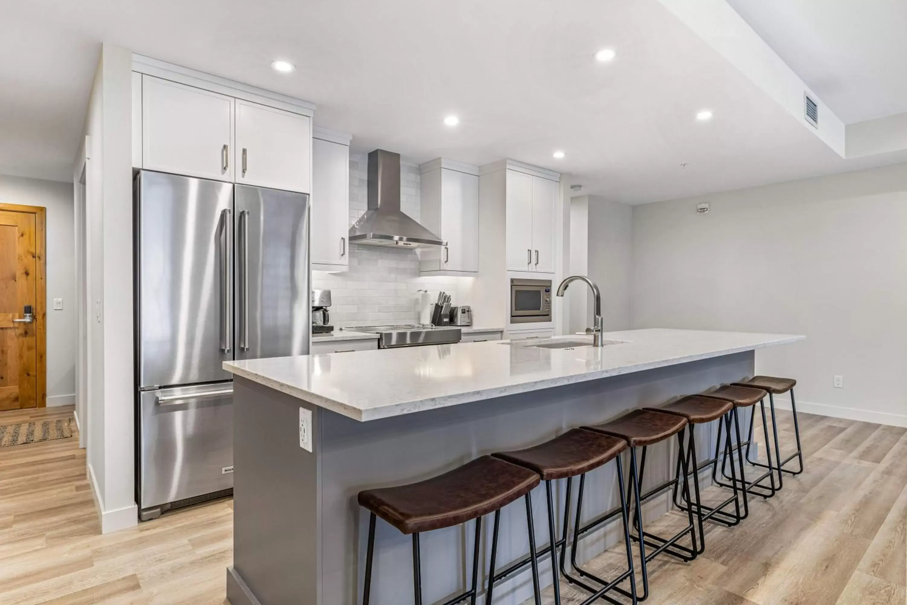 Kitchen or kitchenette, Kitchen/Kitchenette in Tamarack Lodge by Spring Creek Vacations