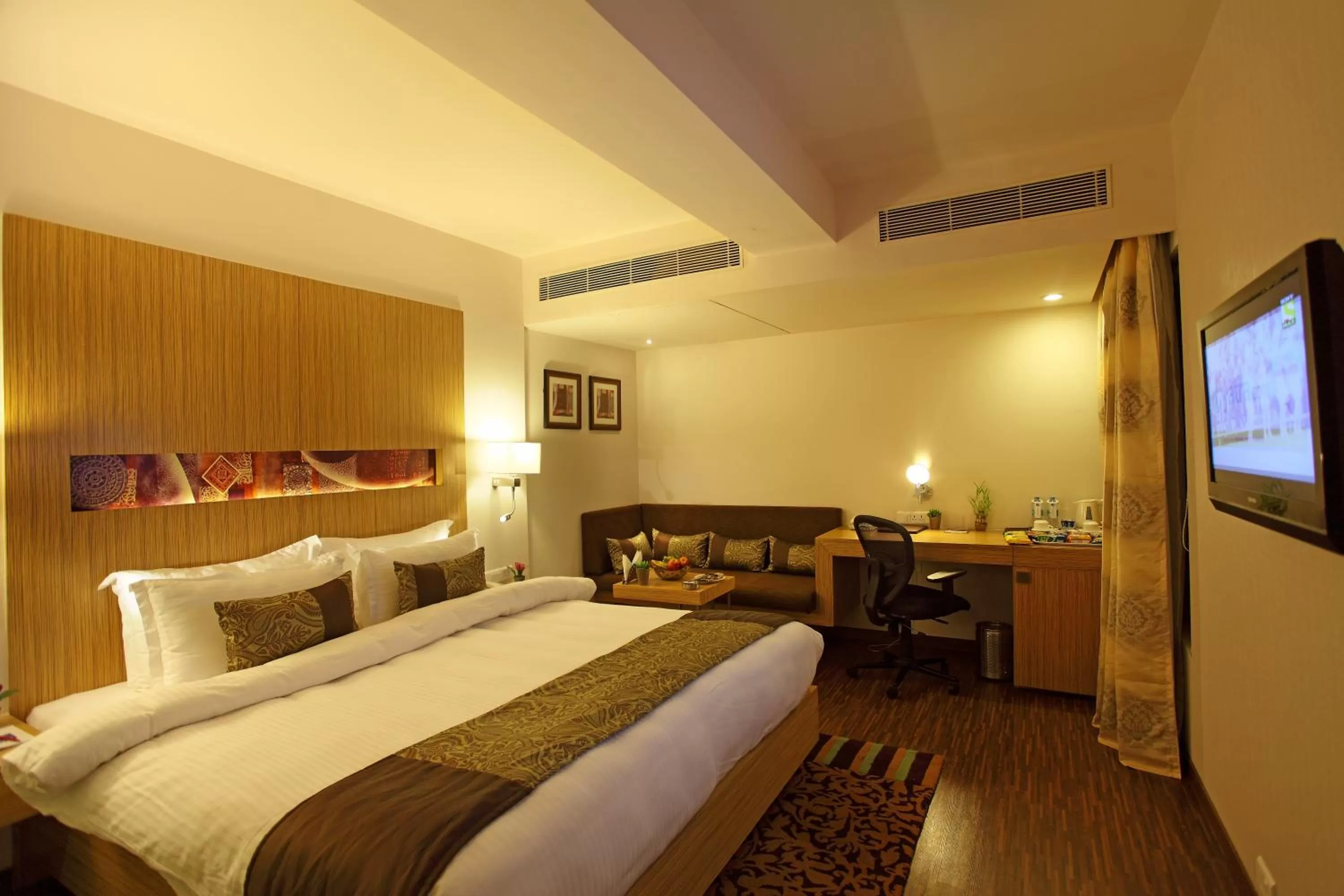 Photo of the whole room, Bed in Comfort Inn Legacy