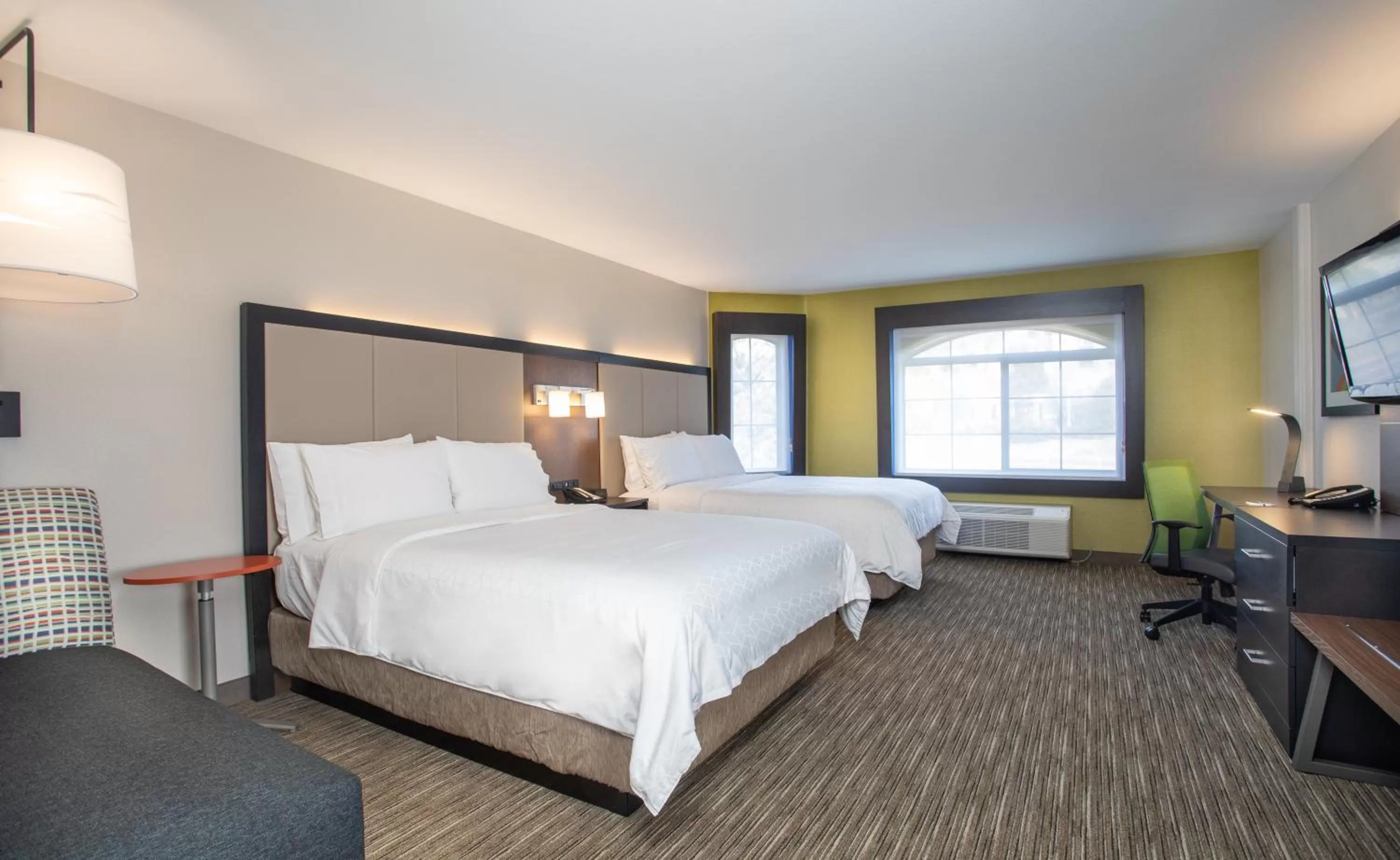 Photo of the whole room, Bed in Holiday Inn Express Prescott by IHG