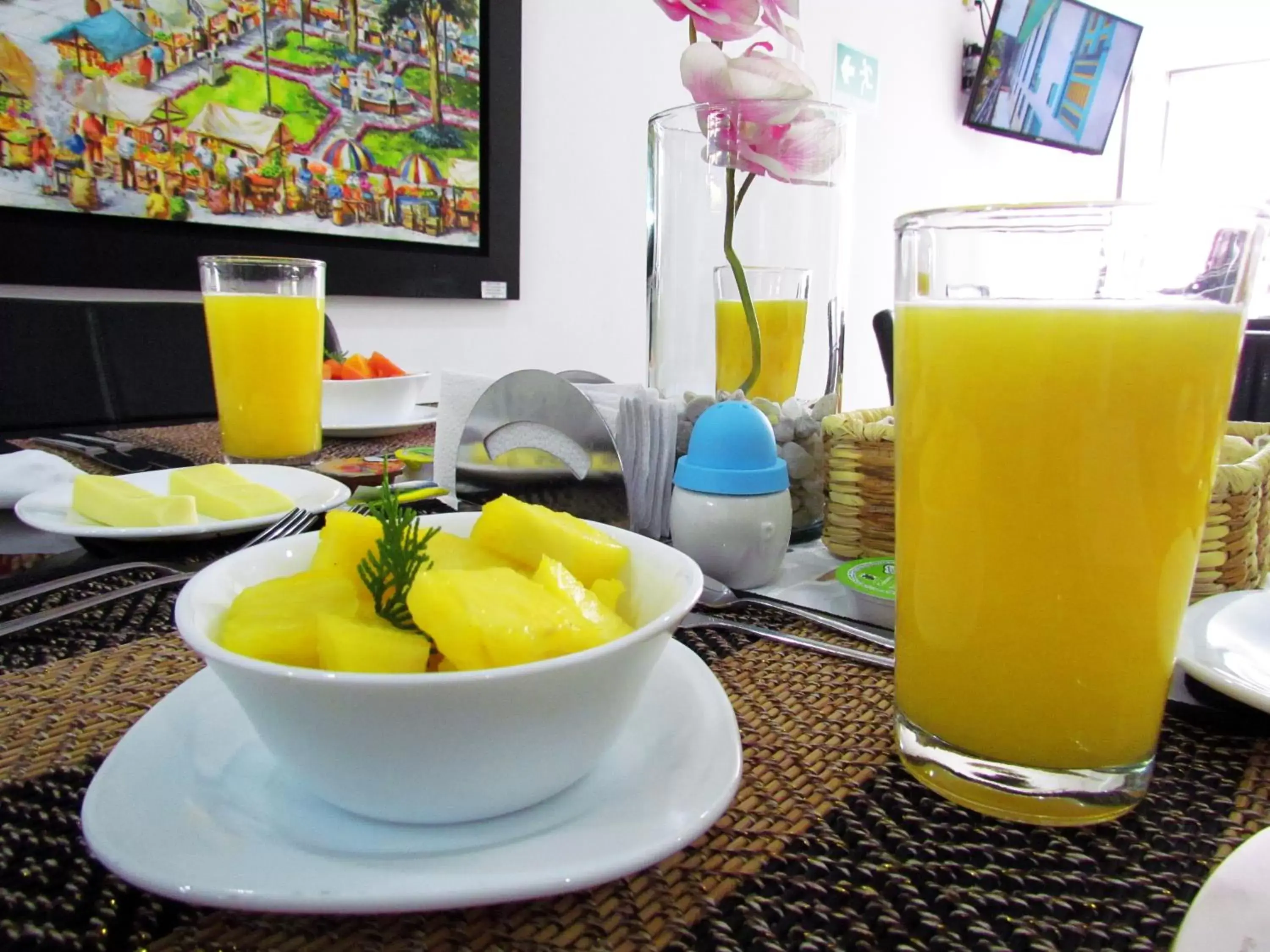 American breakfast in Hotel Montes De La Castellana