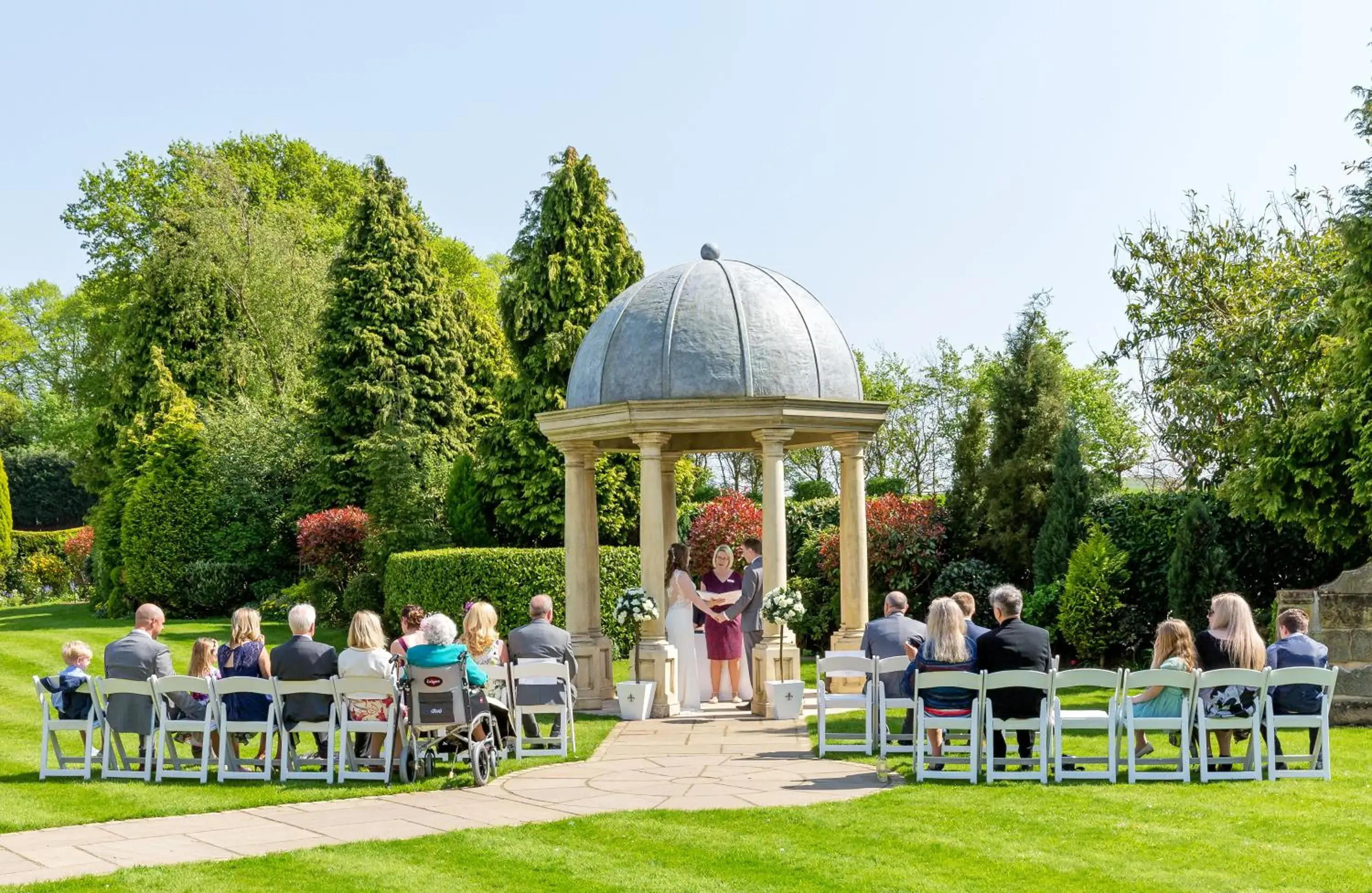 Garden, Banquet Facilities in Rogerthorpe Manor Hotel