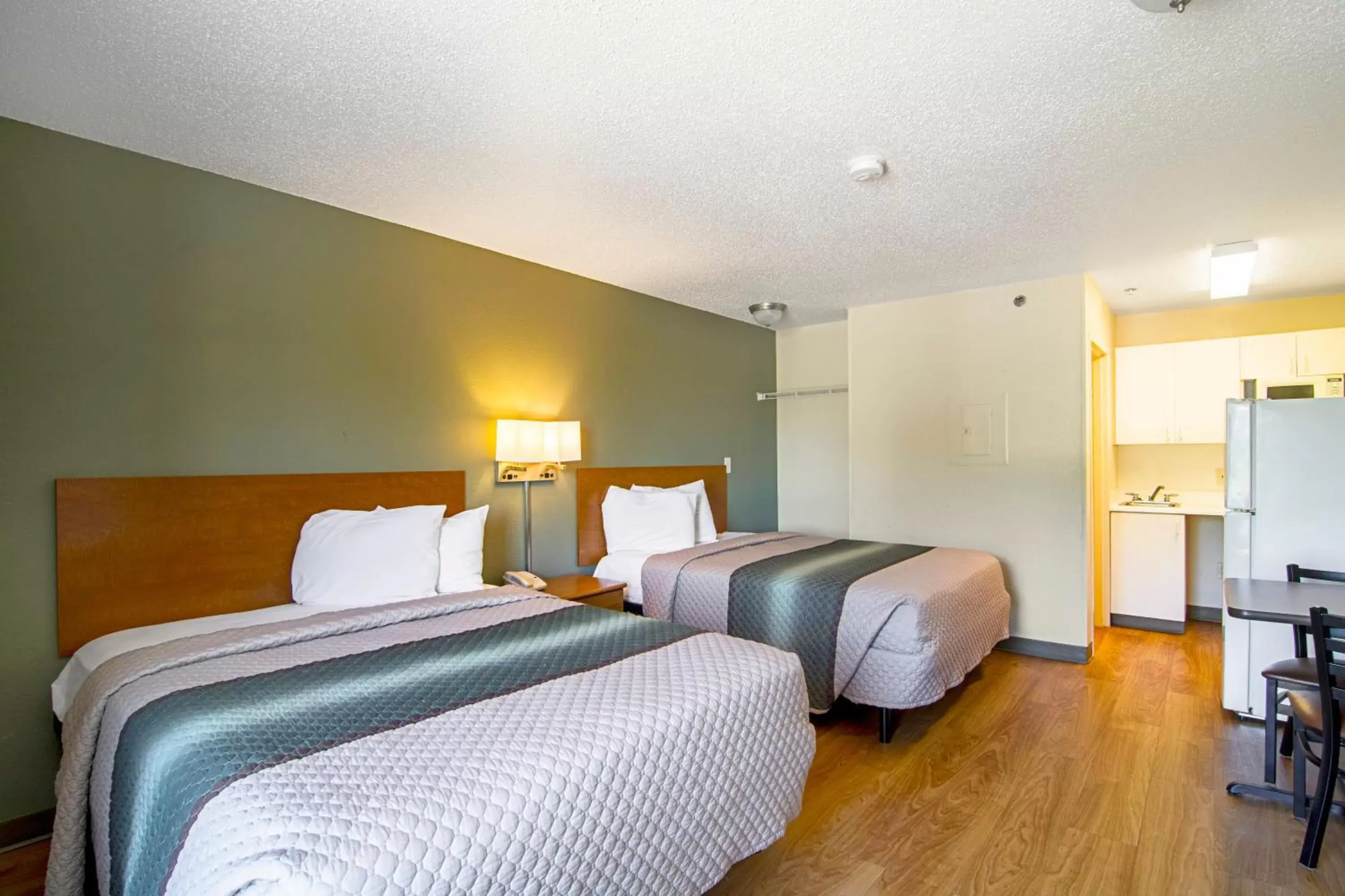 Photo of the whole room in HomeTowne Studios by Red Roof Chicago - Waukegan Photo of the whole room in HomeTowne Studios by Red Roof Chicago - Waukegan