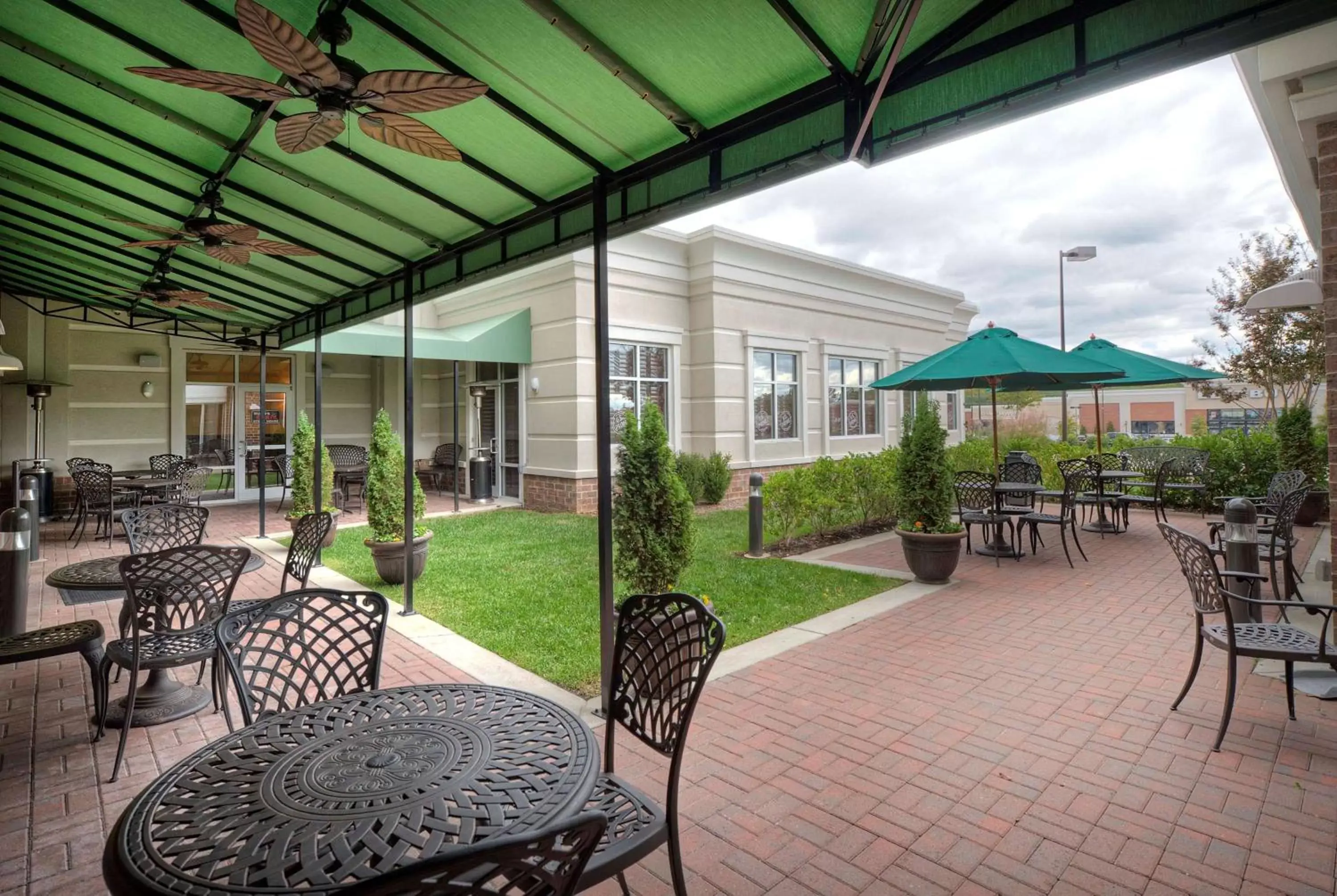 Patio in Hilton Garden Inn Durham Southpoint