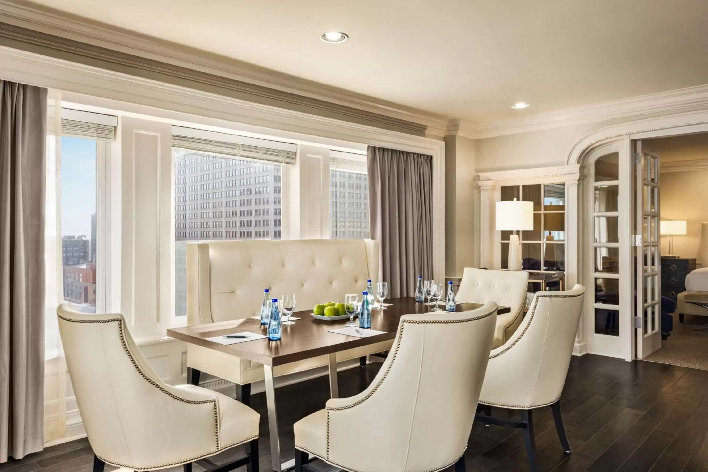 Living room, Dining Area in Magnolia Hotel St. Louis, a Tribute Portfolio Hotel